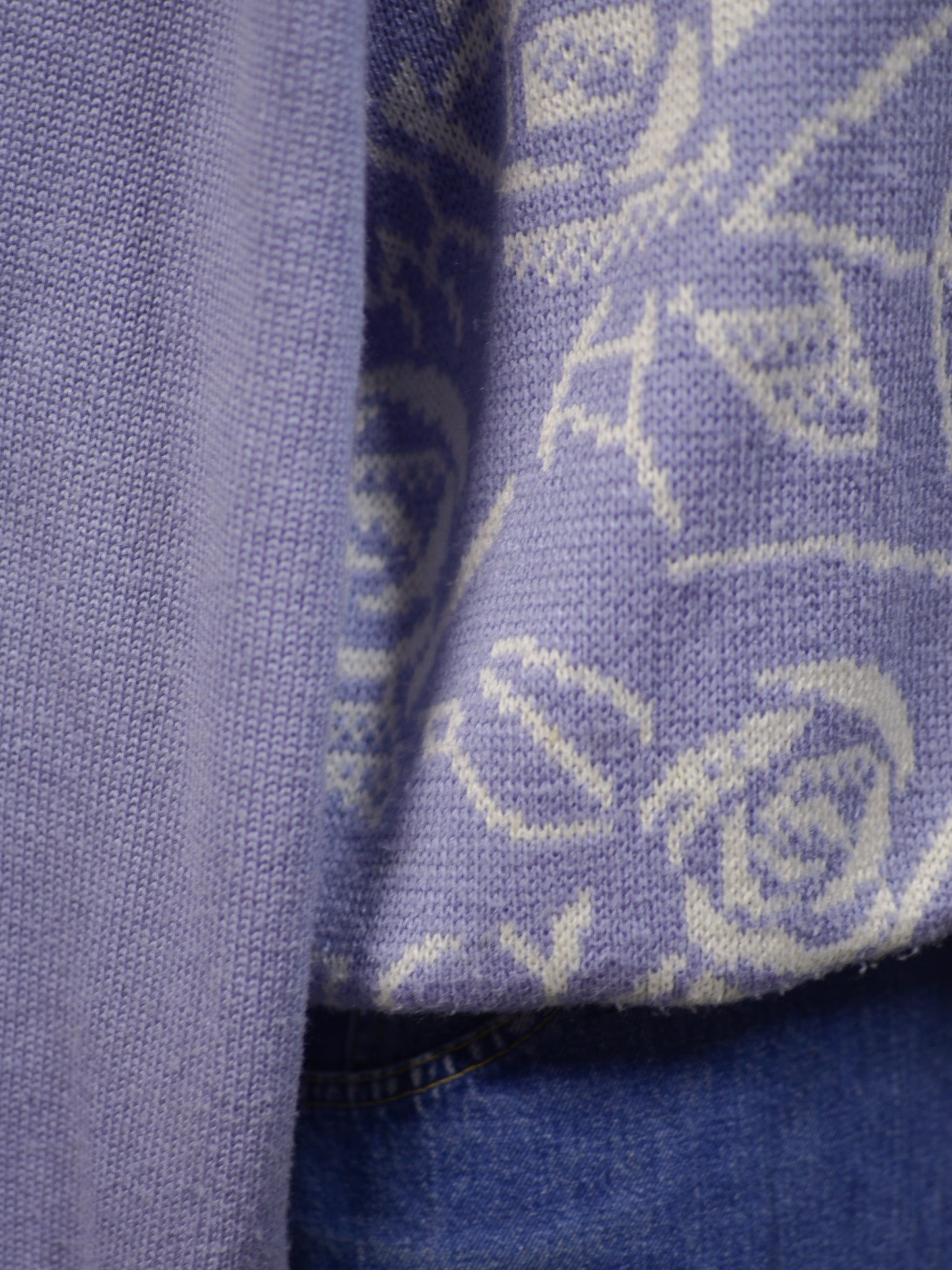 1980s cornflower blue and white rose floral pattern jumper