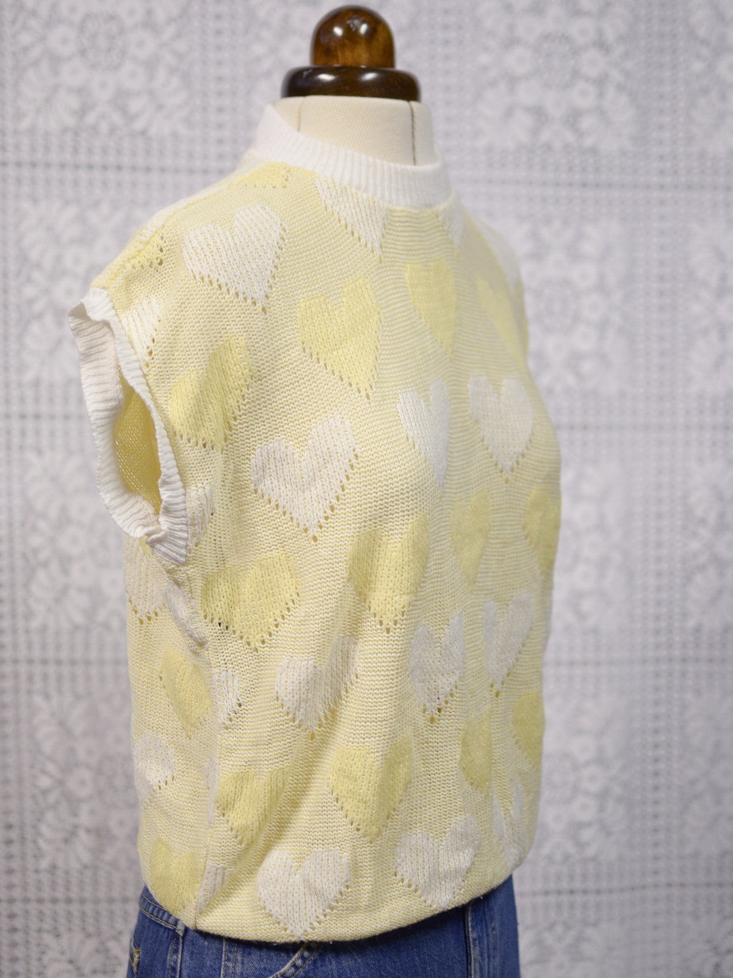 1980s pastel yellow and white heart pattern sleeveless jumper