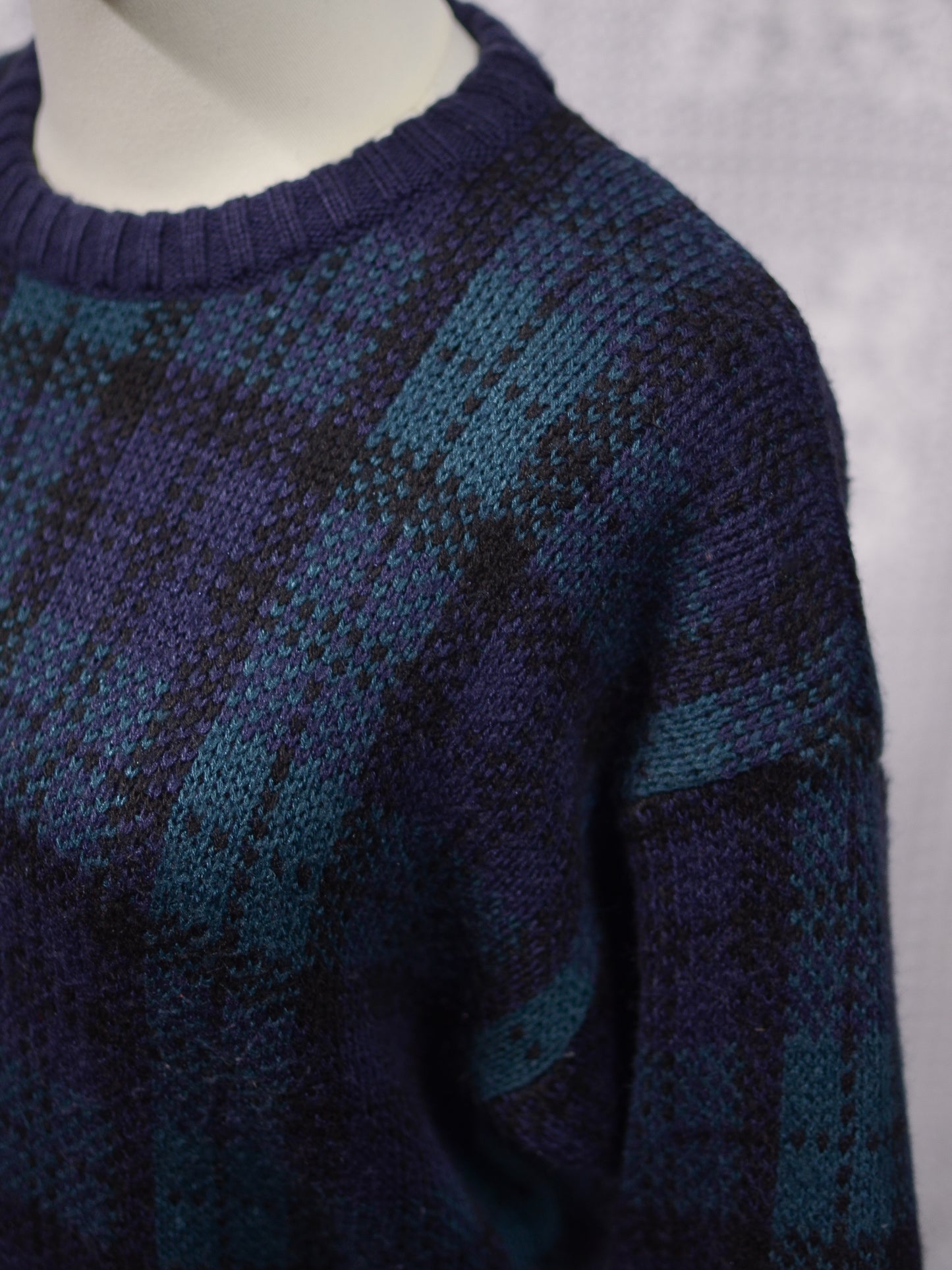 Y2K Liz Claiborne navy blue and green tartan cropped petite jumper