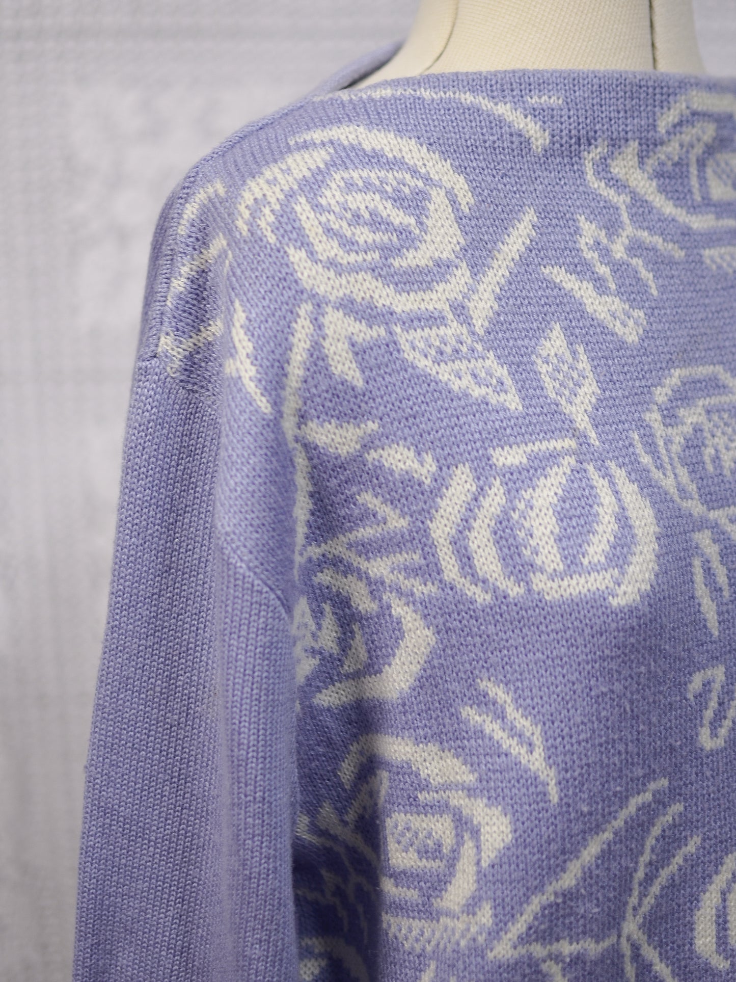 1980s cornflower blue and white rose floral pattern jumper