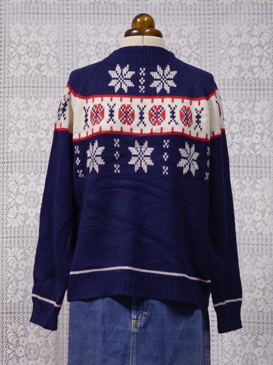 1970s JC Penney navy blue, white and red snowflake ski jumper
