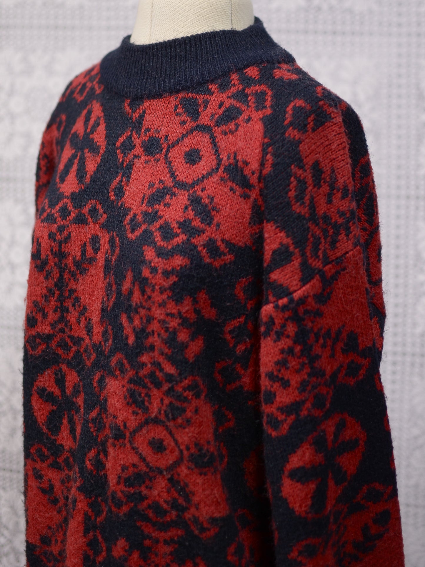 1990s C&A red and black patterned long jumper