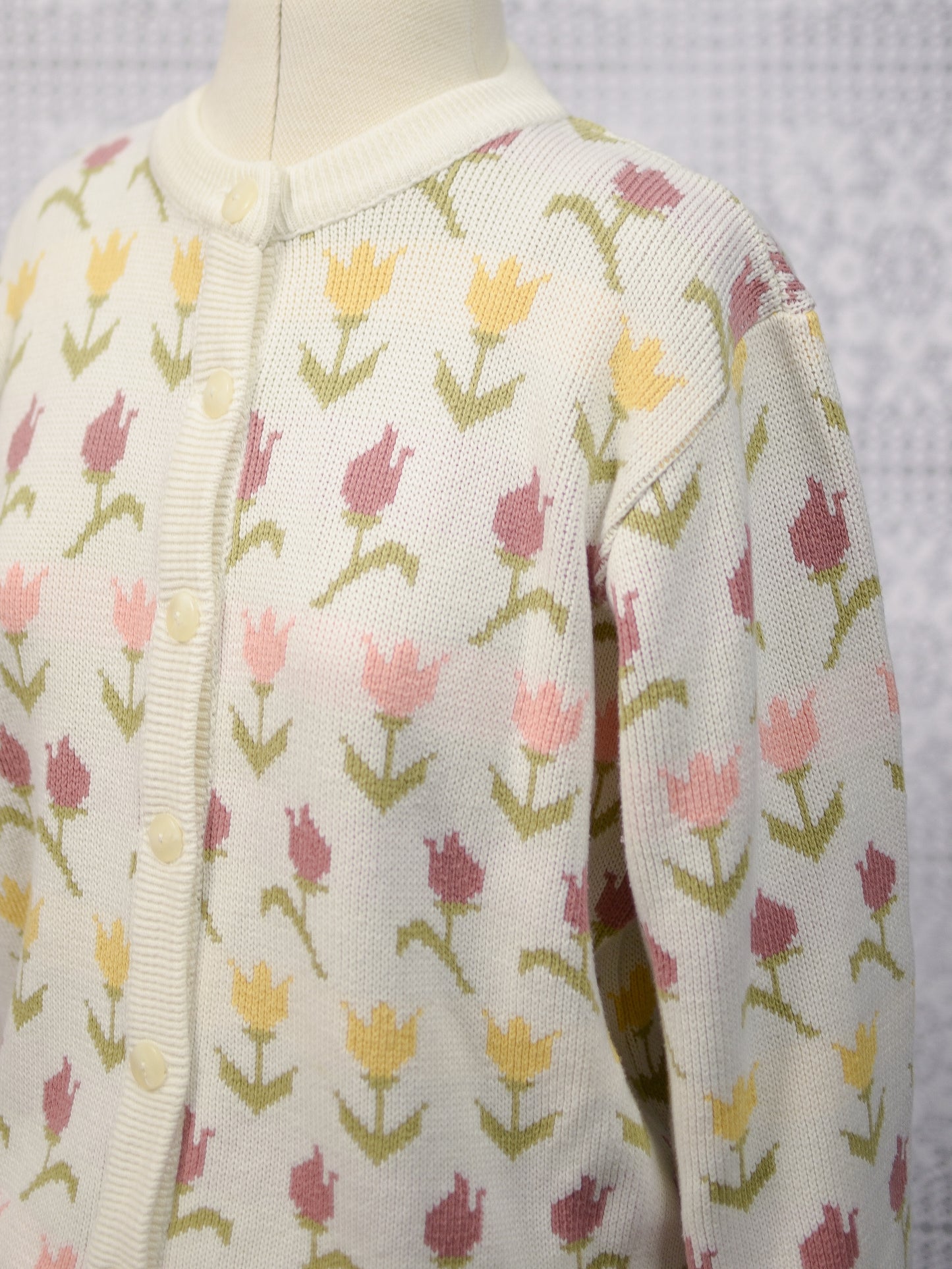 1990s cream, pink and yellow tulip floral pattern cardigan