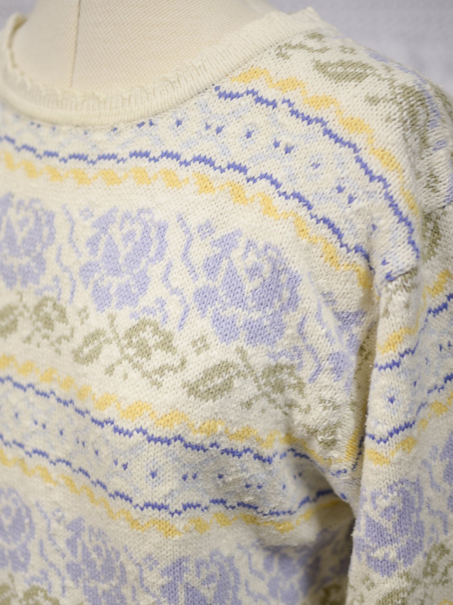 1980s Dorothy Perkins cream, pale blue and yellow rose floral pattern jumper