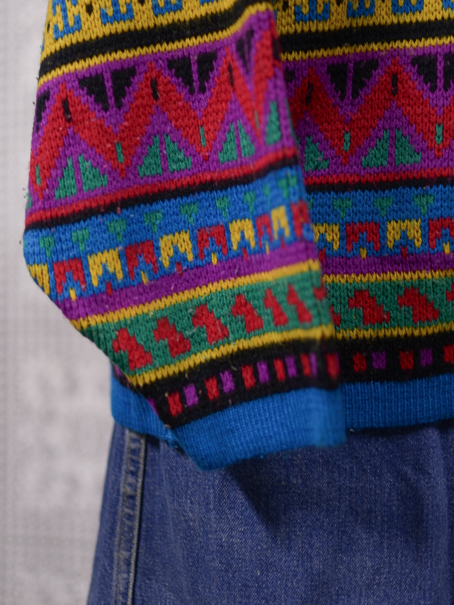 1990s blue, red and yellow colourful geometric floral patterned jumper