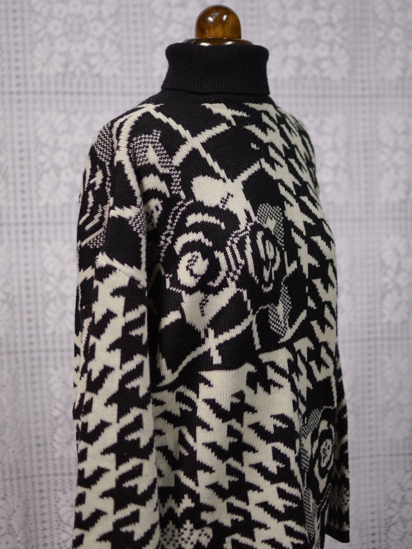 1990s St Michael white and black houndstooth and rose pattern long roll neck jumper