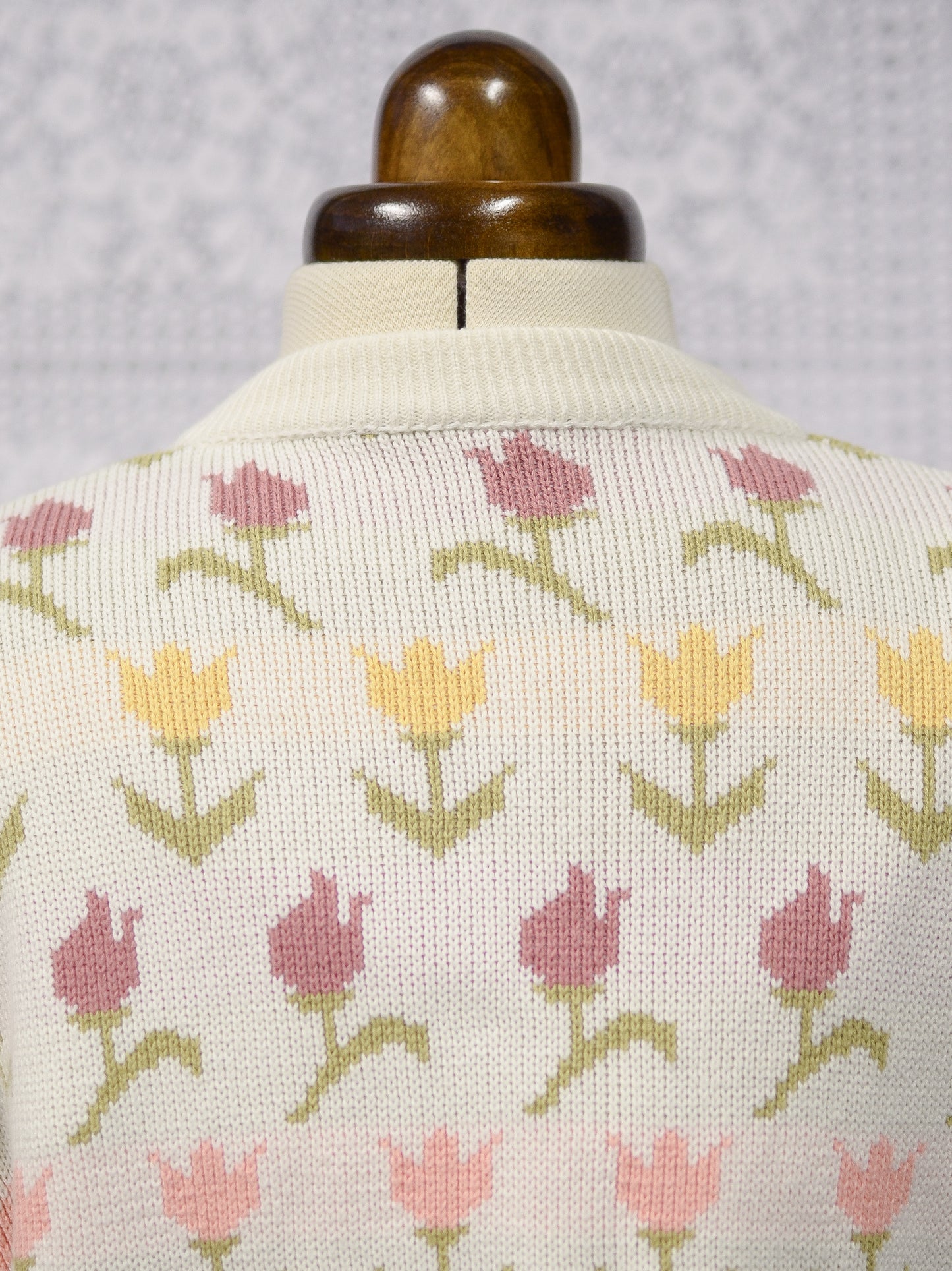 1990s cream, pink and yellow tulip floral pattern cardigan