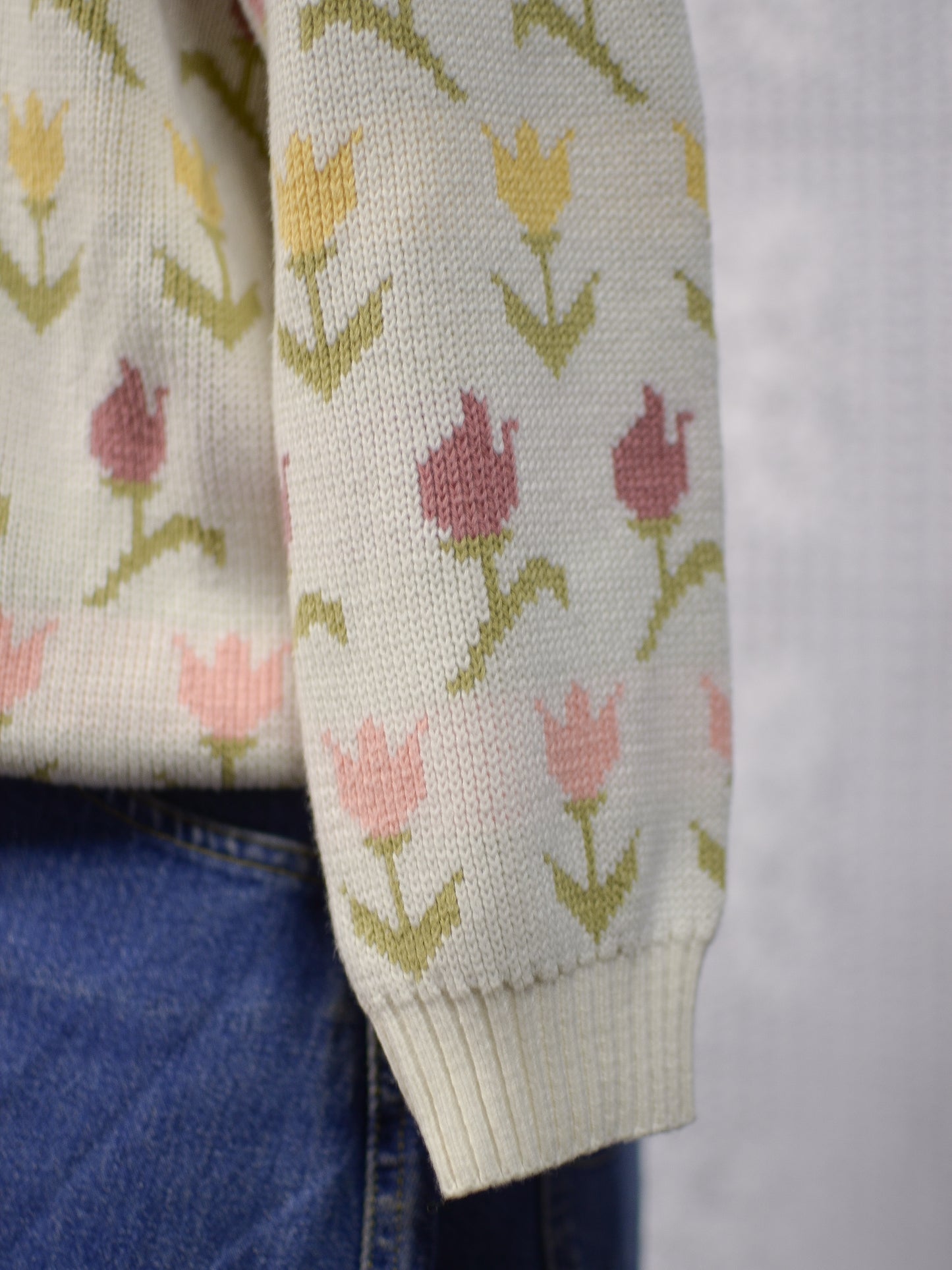 1990s cream, pink and yellow tulip floral pattern cardigan
