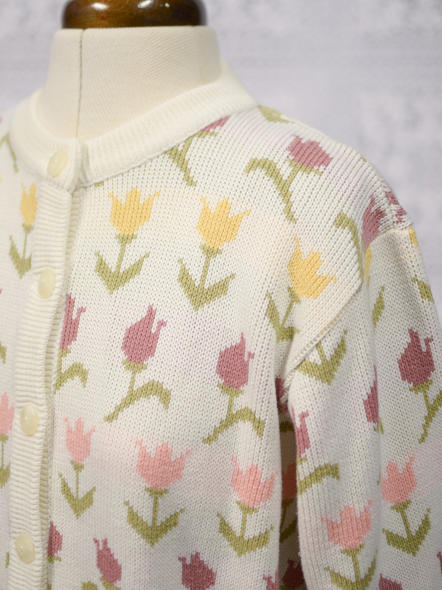 1990s cream, pink and yellow tulip floral pattern cardigan