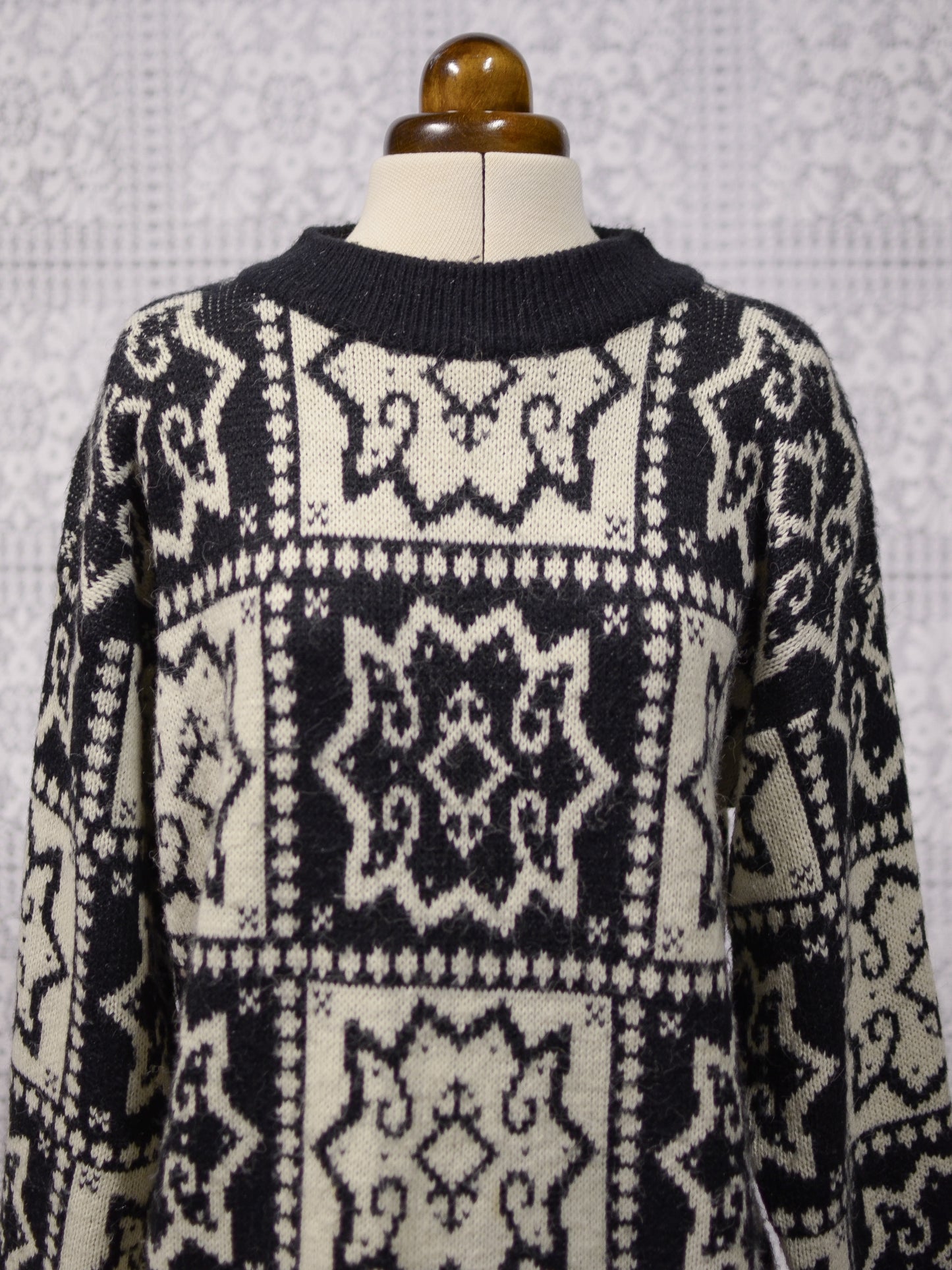 1990s black and white patterned long jumper