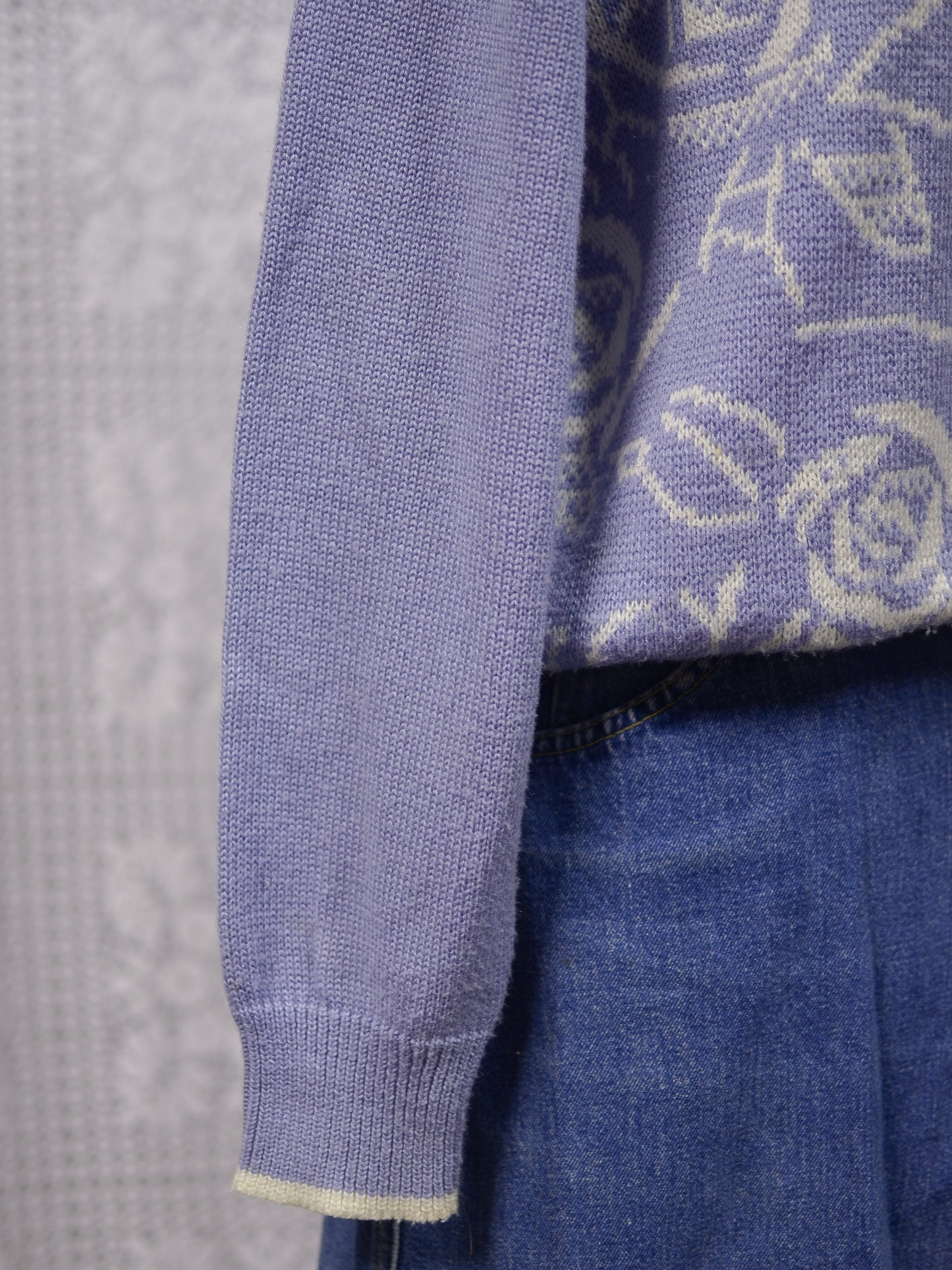 1980s cornflower blue and white rose floral pattern jumper