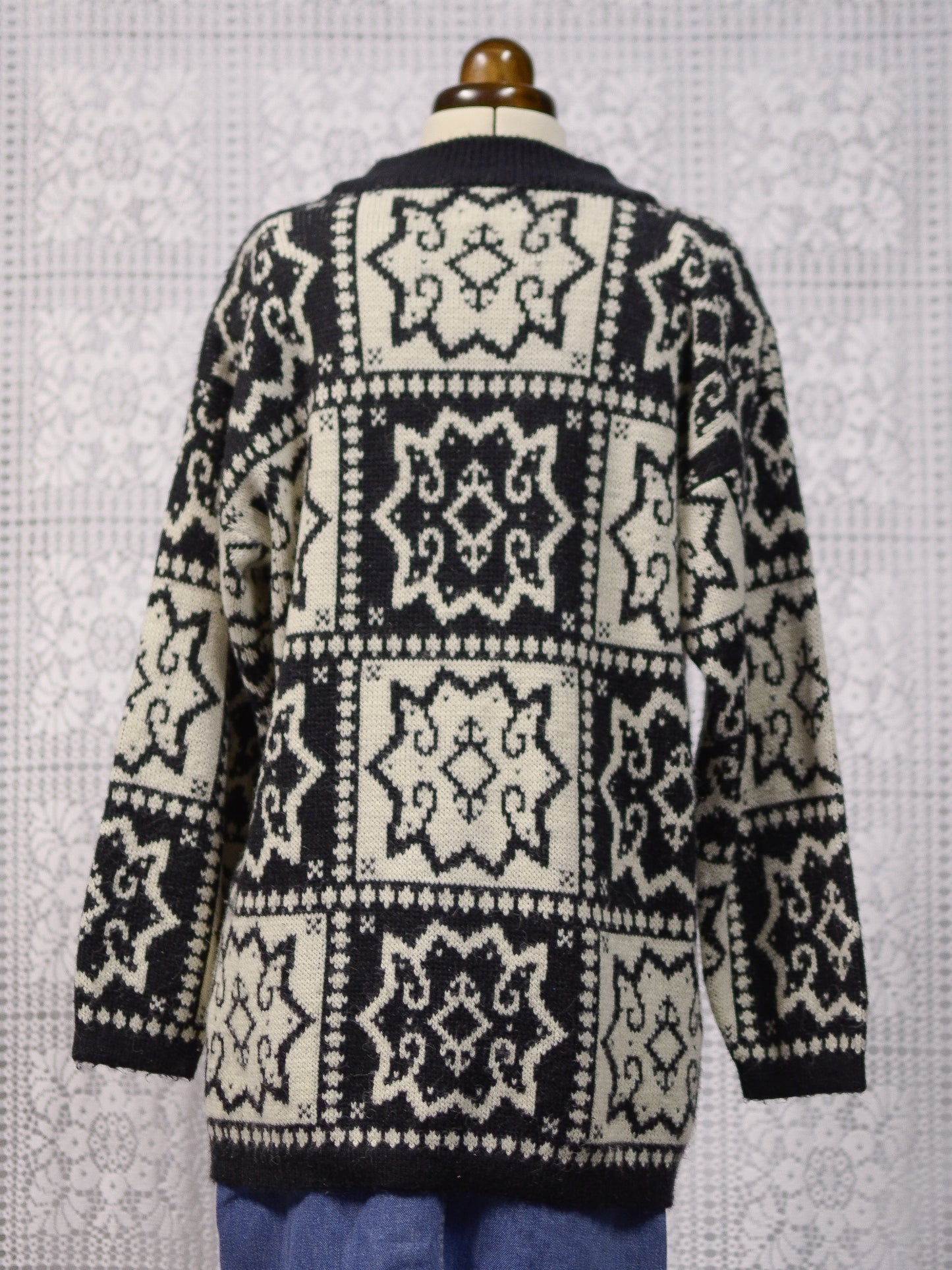 1990s black and white patterned long jumper