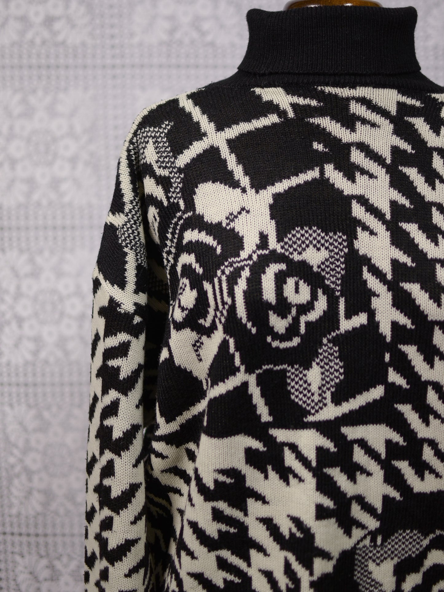 1990s St Michael white and black houndstooth and rose pattern long roll neck jumper