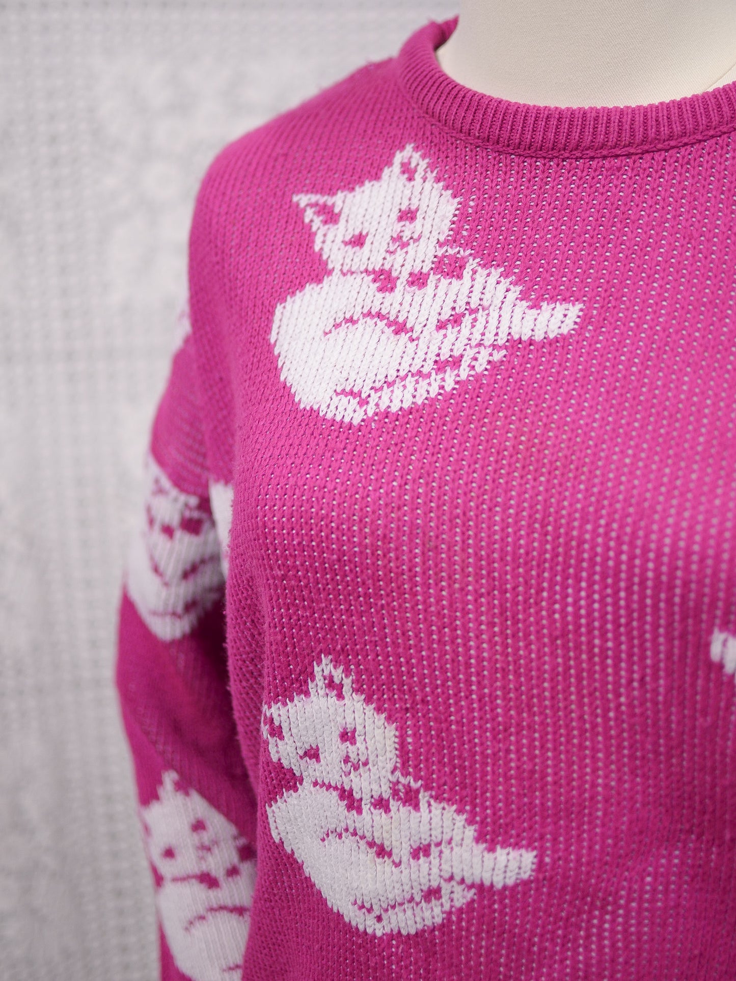 1980s pink and white cat jumper