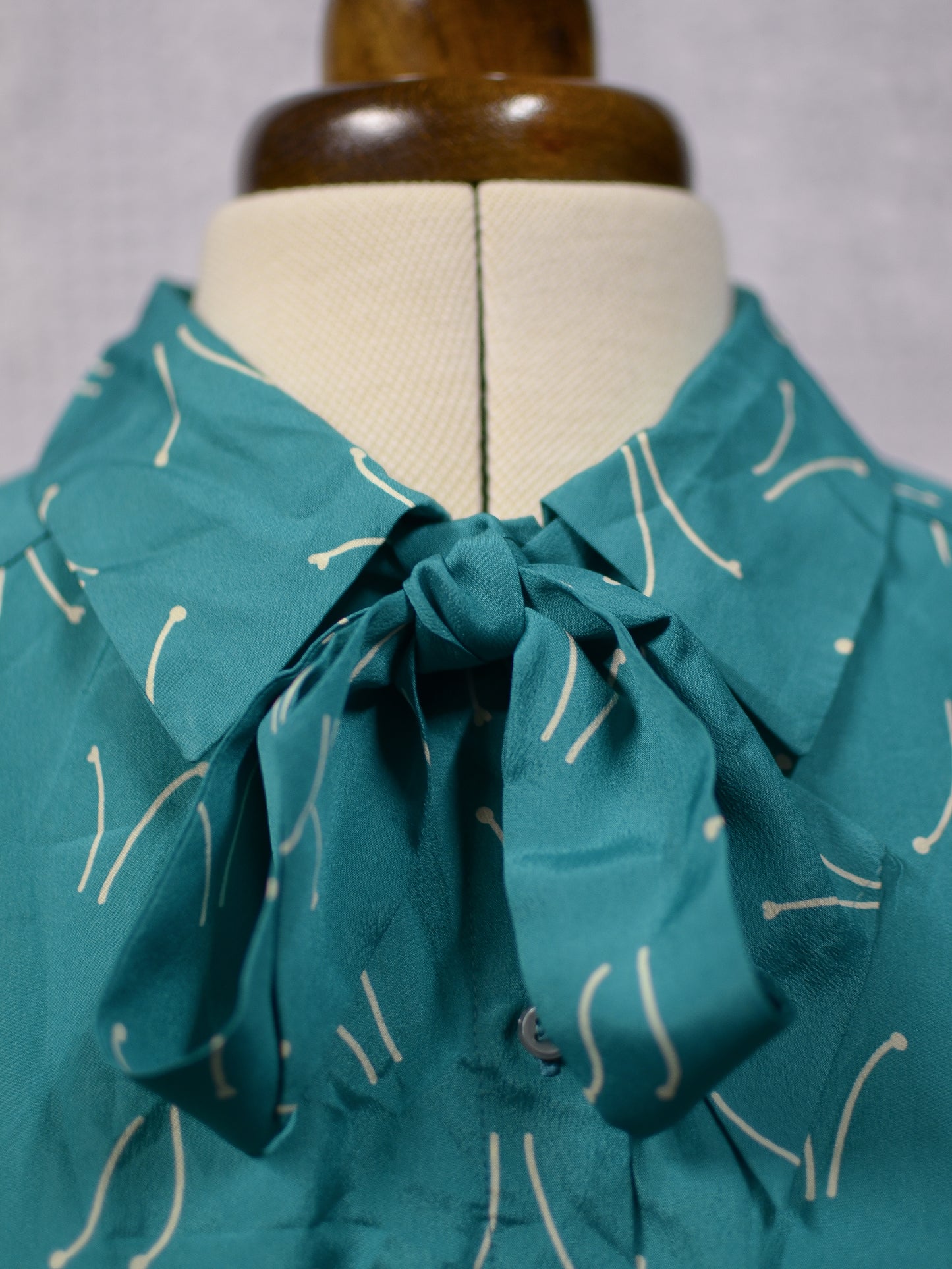 1970s turquoise green and white patterned shirt midi dress with matching bow tie and belt