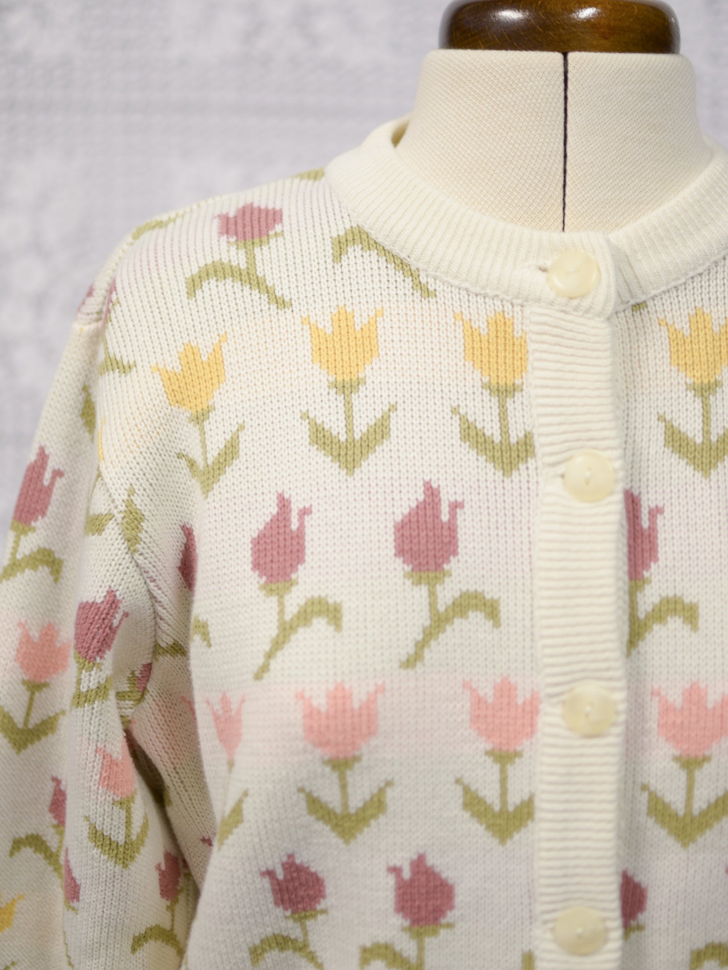 1990s cream, pink and yellow tulip floral pattern cardigan
