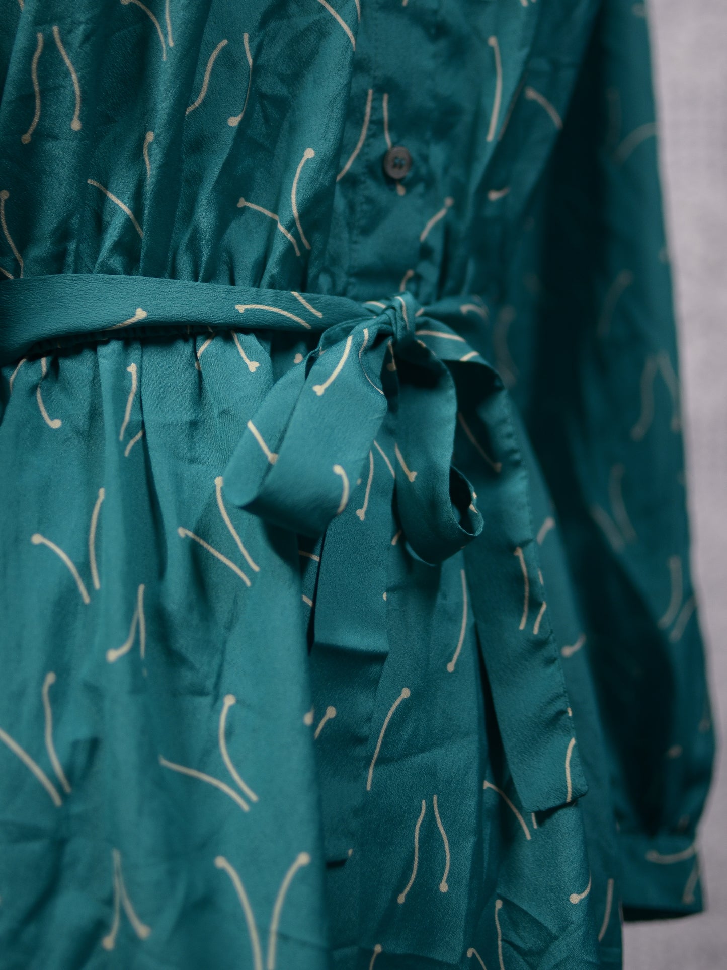 1970s turquoise green and white patterned shirt midi dress with matching bow tie and belt