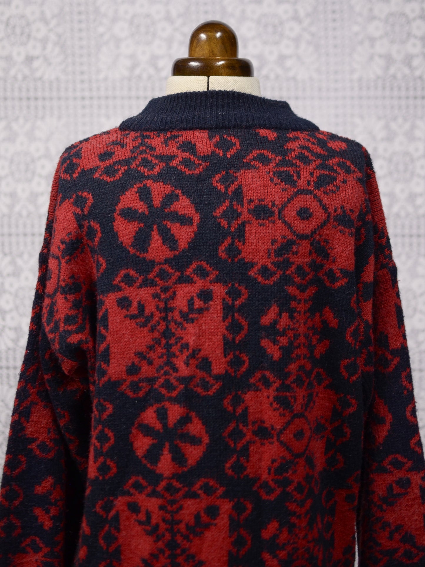 1990s C&A red and black patterned long jumper