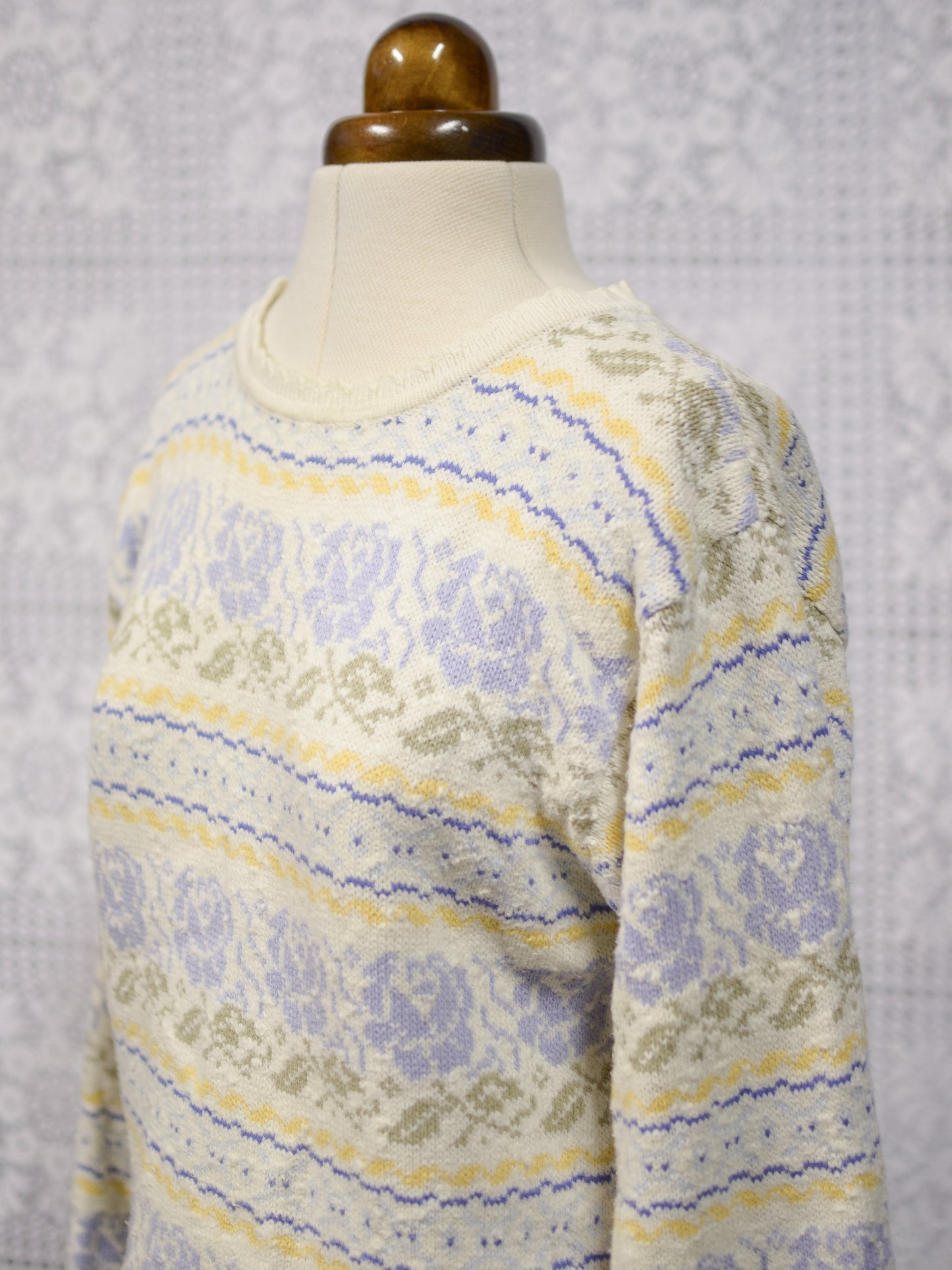 1980s Dorothy Perkins cream, pale blue and yellow rose floral pattern jumper