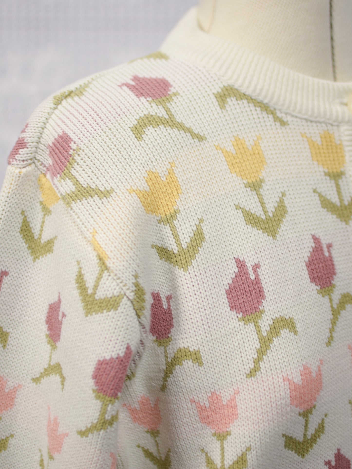 1990s cream, pink and yellow tulip floral pattern cardigan