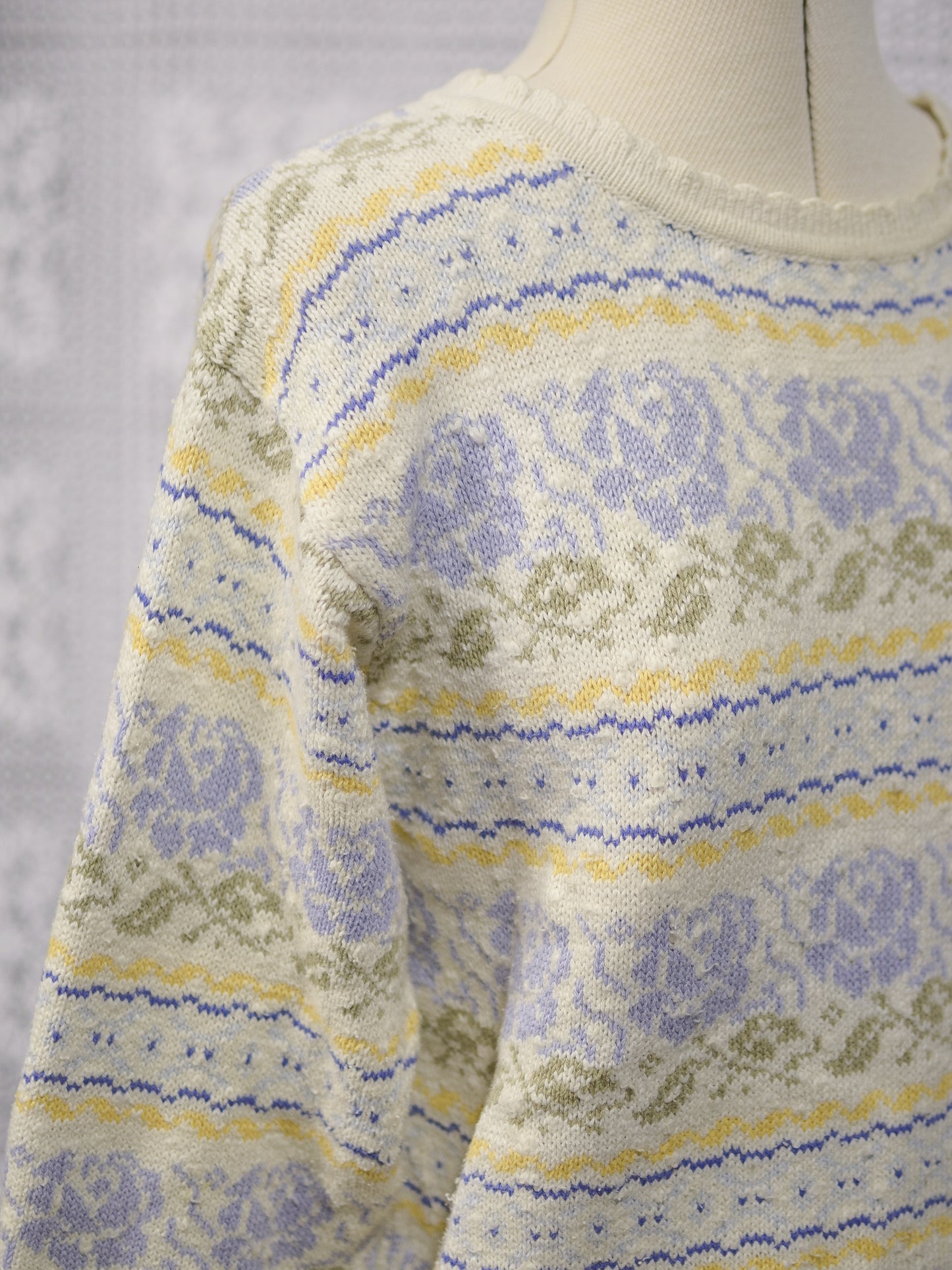 1980s Dorothy Perkins cream, pale blue and yellow rose floral pattern jumper