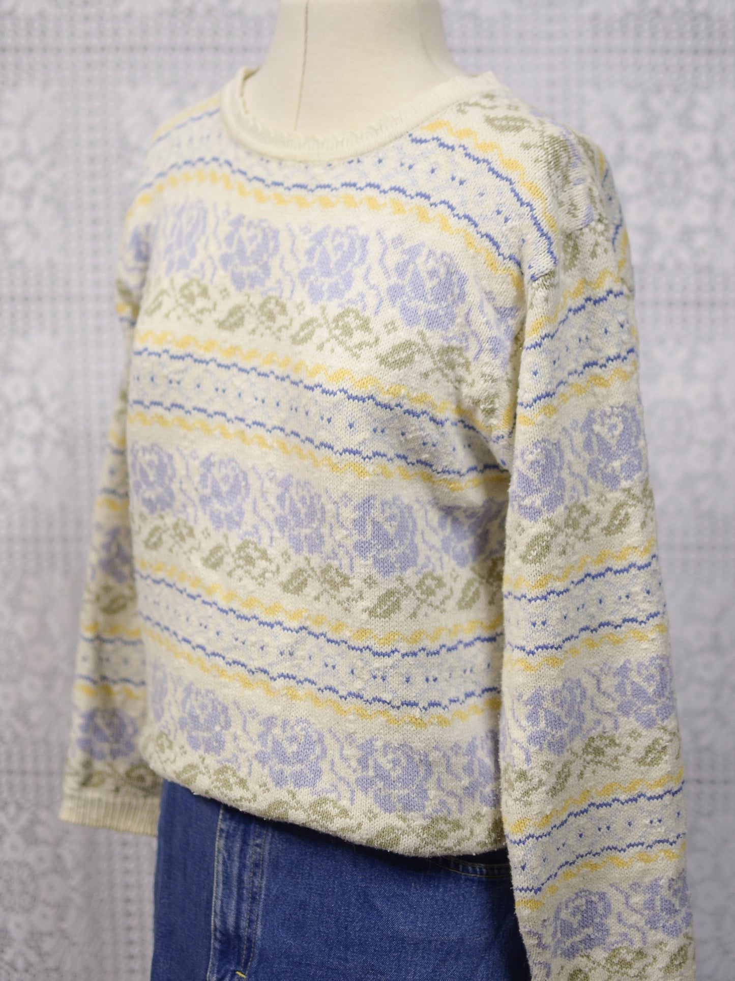 1980s Dorothy Perkins cream, pale blue and yellow rose floral pattern jumper