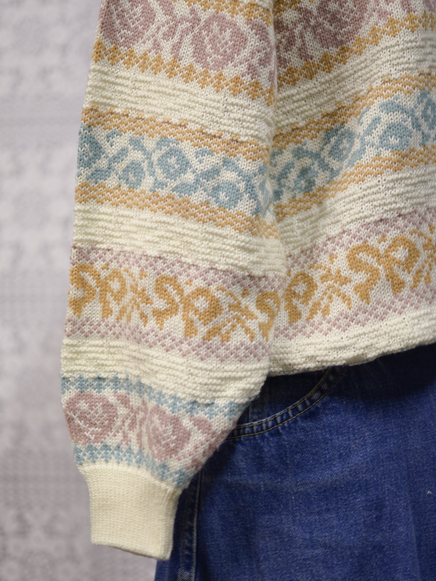 1980s cream and pastel colour floral and bow pattern stripe jumper