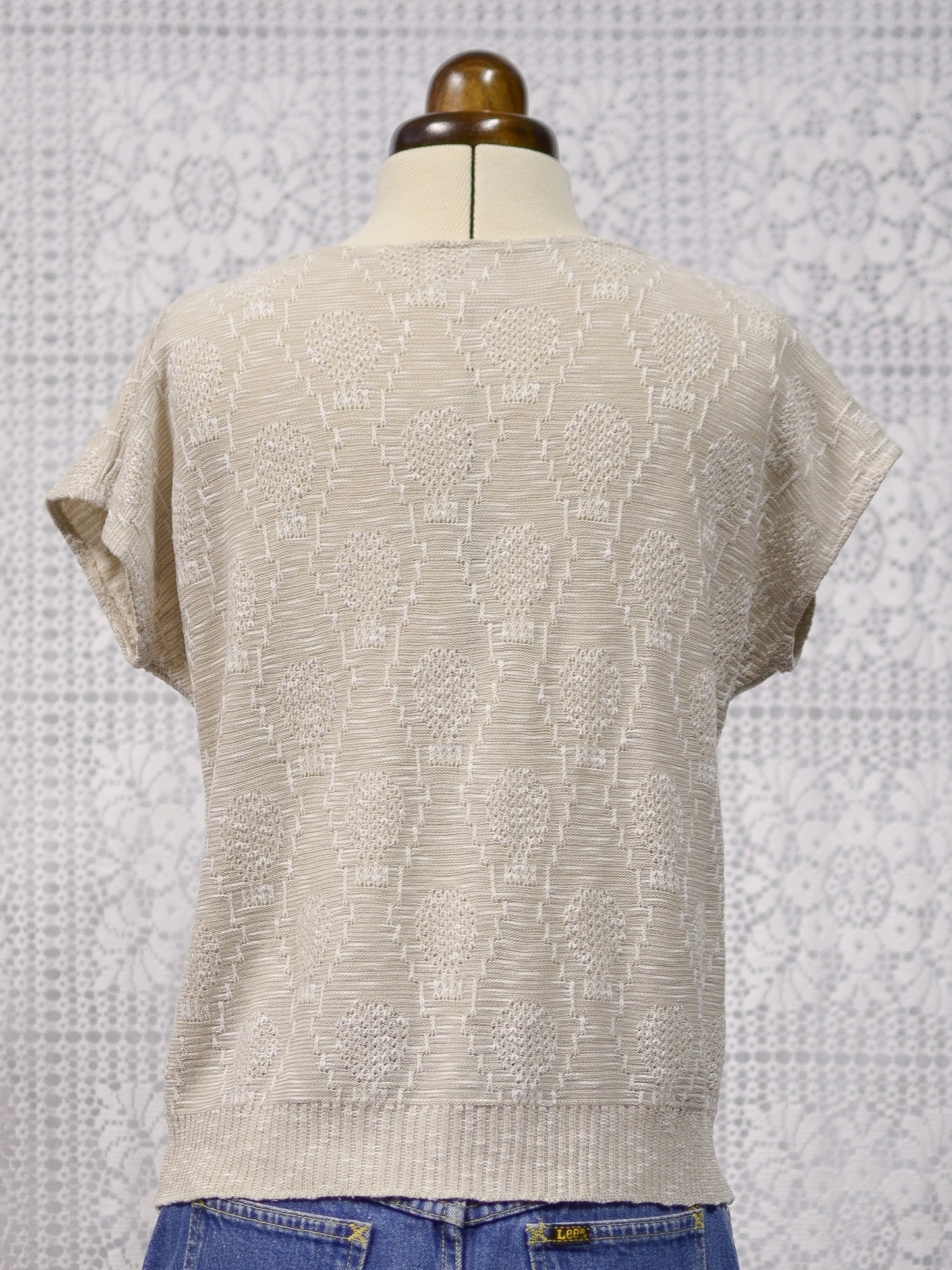 1980s beige and white patterned sleeveless jumper
