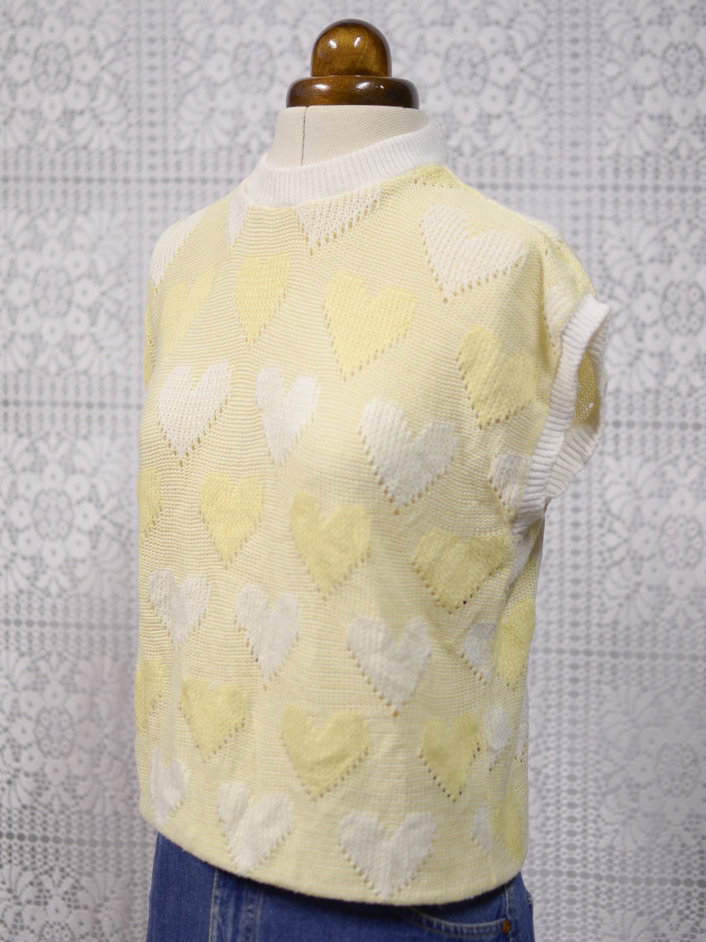 1980s pastel yellow and white heart pattern sleeveless jumper