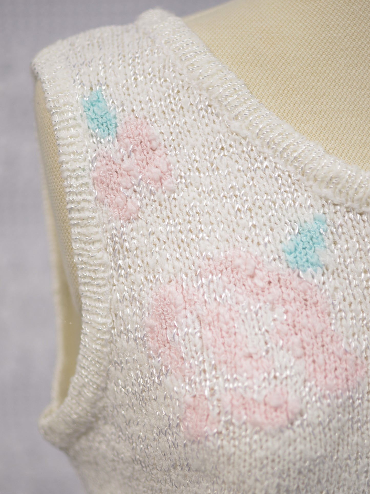 1980s BHS white and pink rose pattern knitted vest top