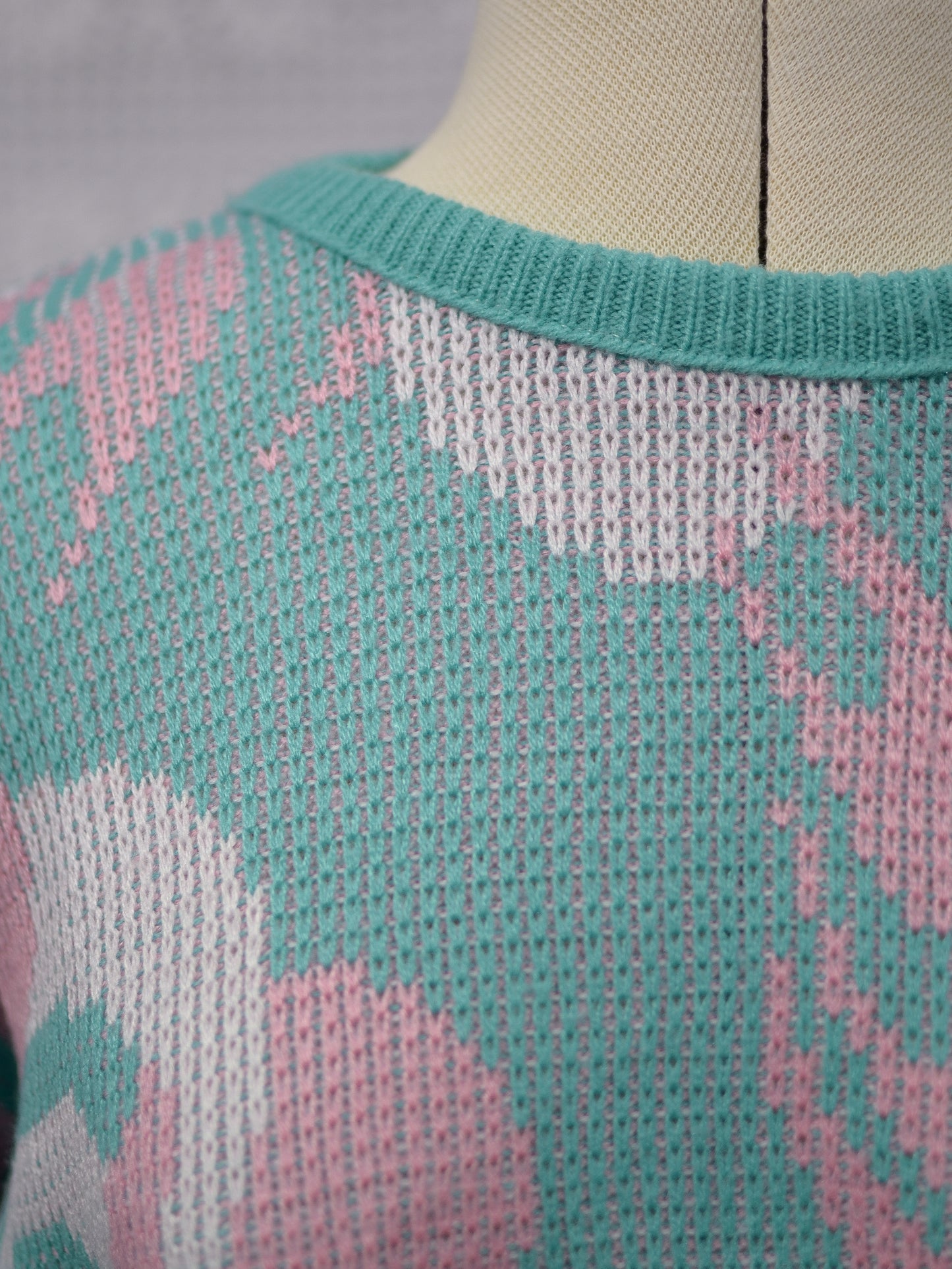 1980s mint green, pink and white abstract pattern jumper