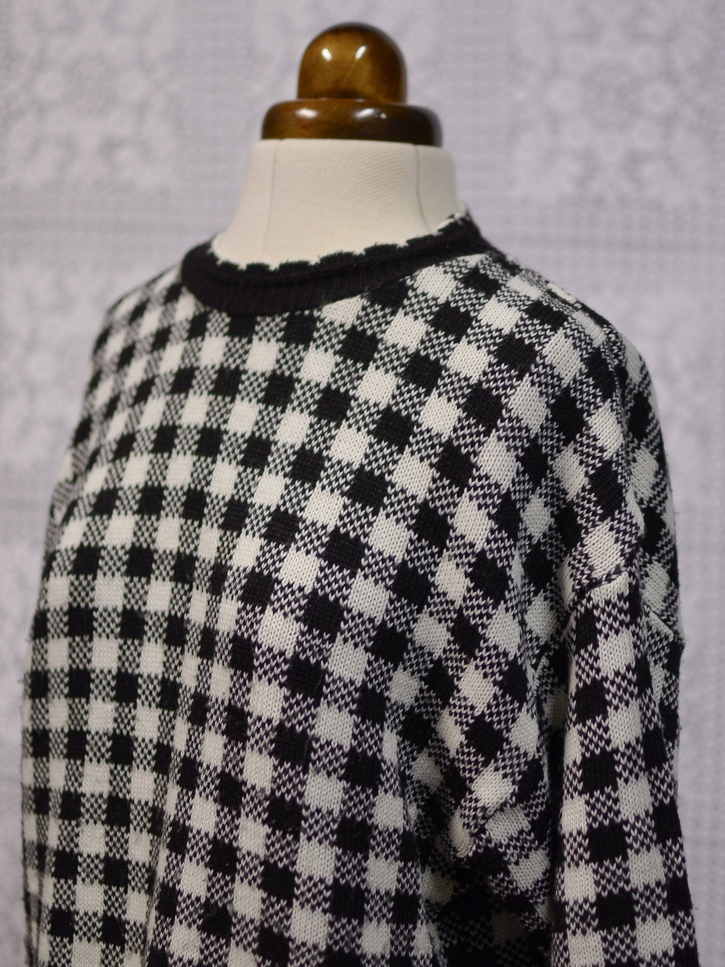 1990s black and white gingham scalloped neck jumper