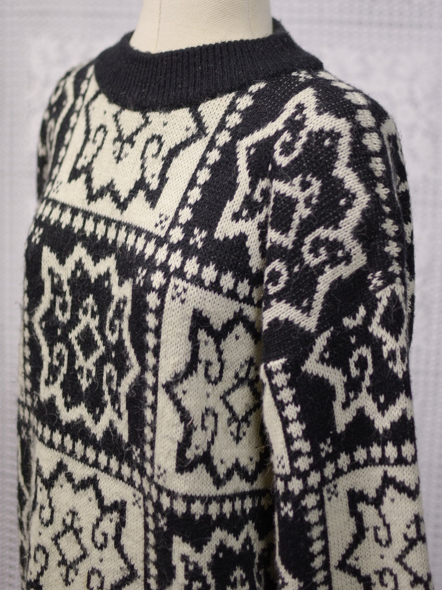 1990s black and white patterned long jumper