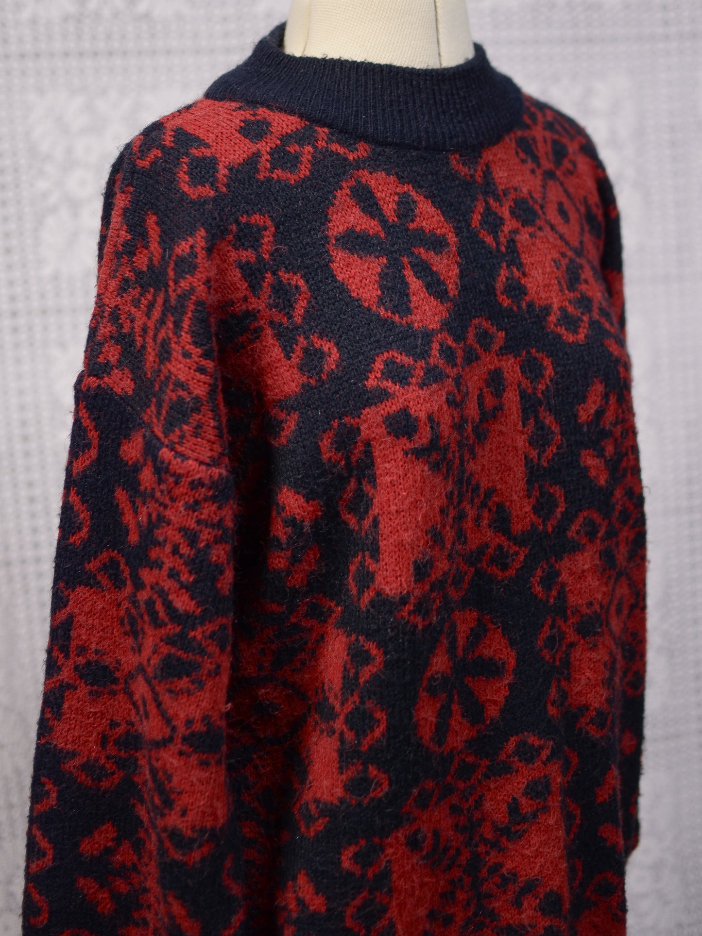 1990s C&A red and black patterned long jumper