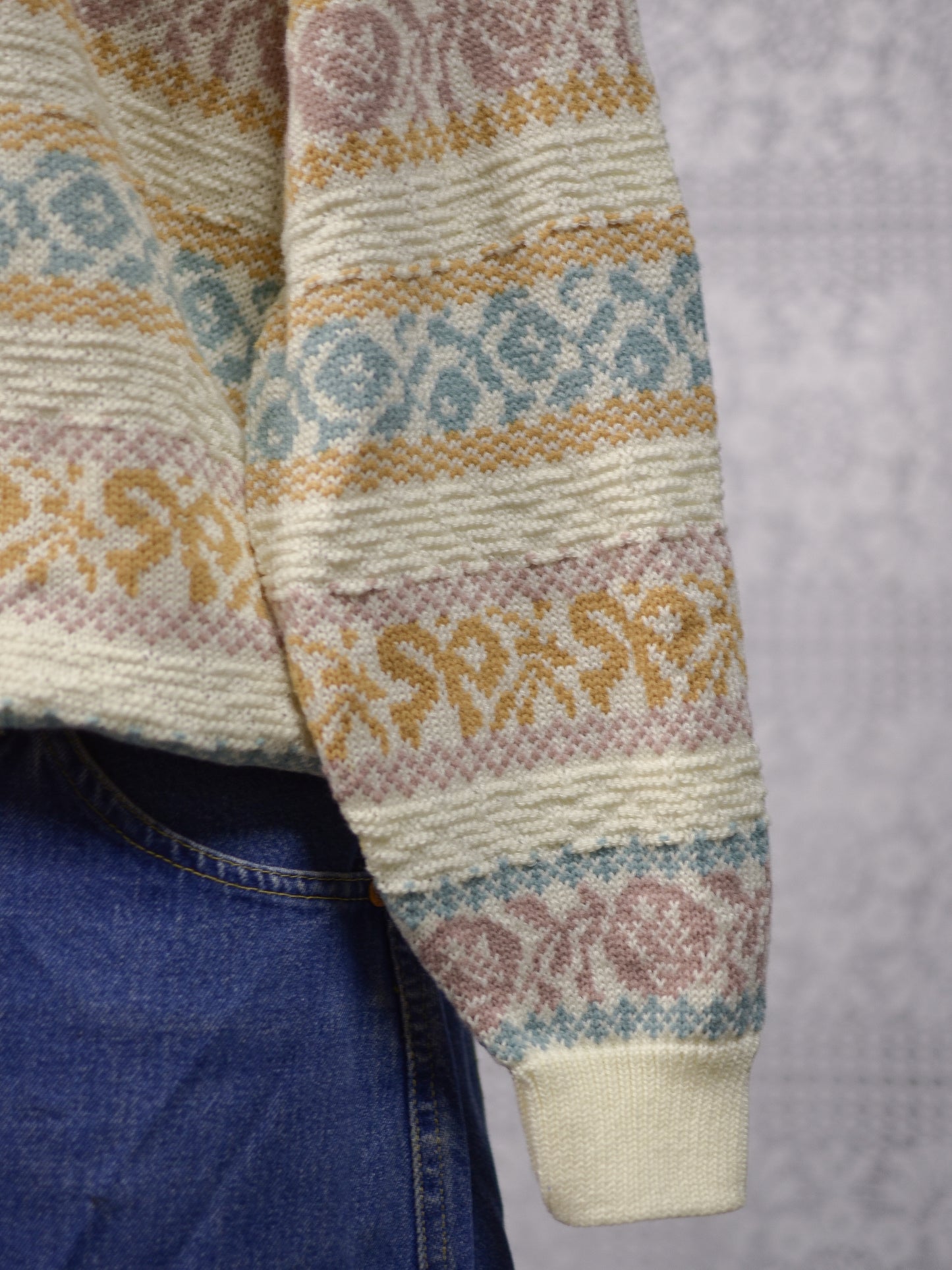 1980s cream and pastel colour floral and bow pattern stripe jumper