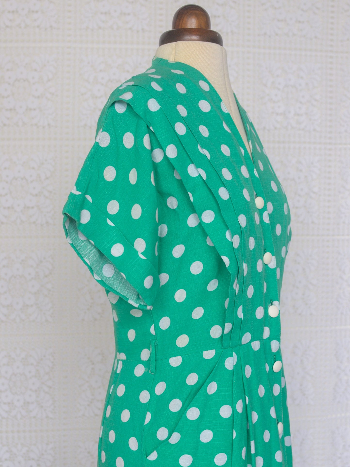 1980s green and white polkadot short sleeve wiggle dress