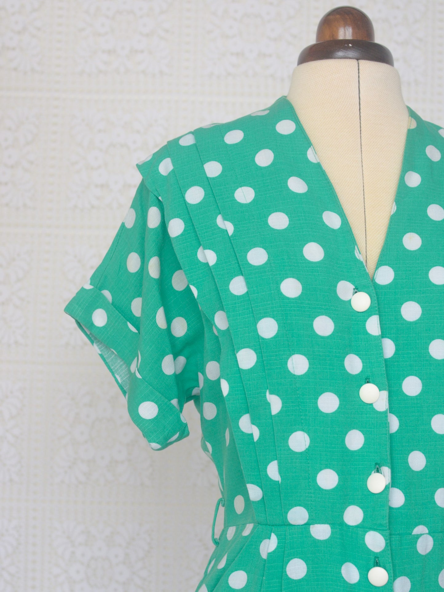 1980s green and white polkadot short sleeve wiggle dress