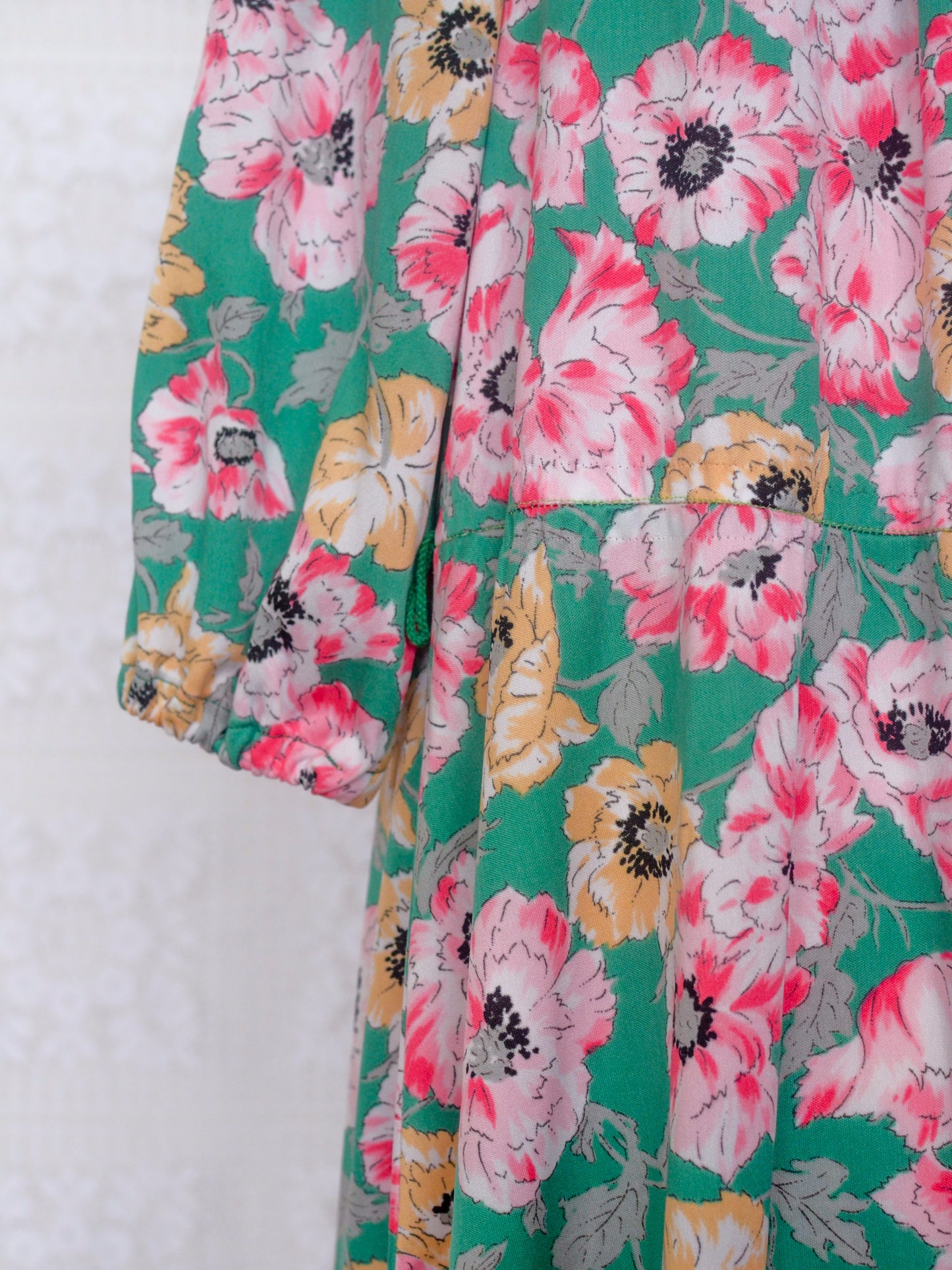 1970s pink and green floral poppy print kaftan smock midi dress