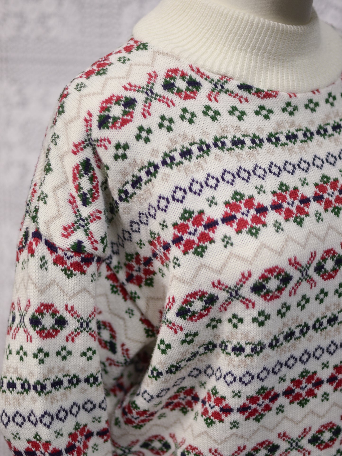 1990s C&A cream, red and green nordic pattern festive jumper