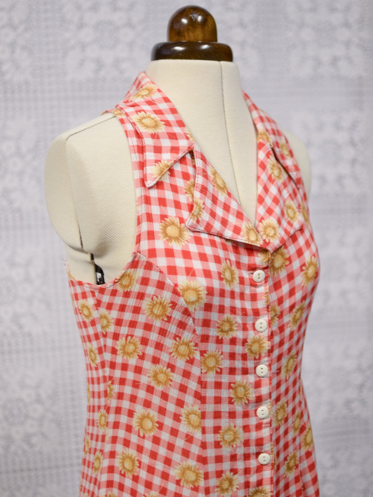 1990s red and white gingham daisy print collared sleeveless mini dress