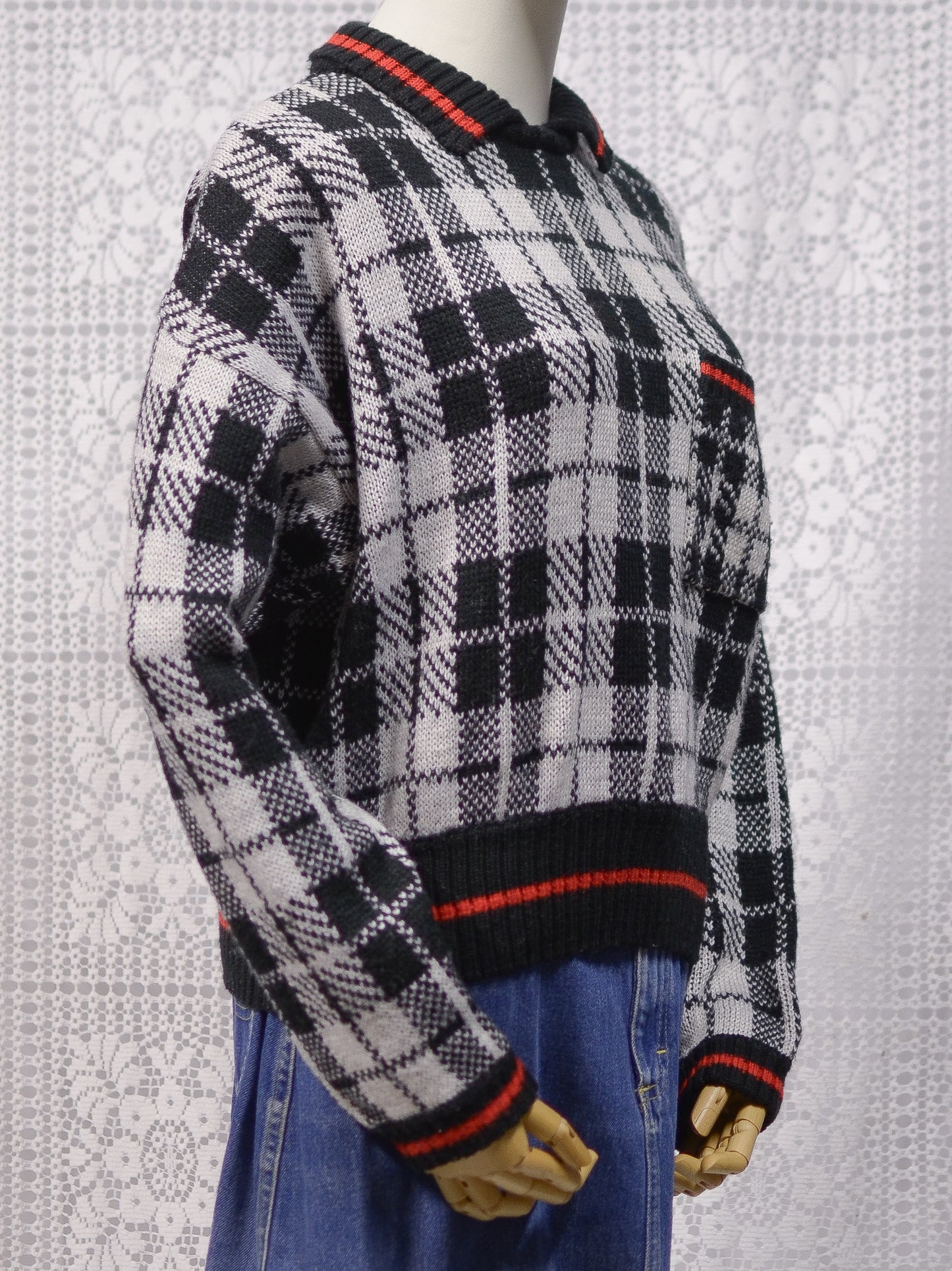 Y2K Liz Claiborne black, white and red tartan cropped collared jumper