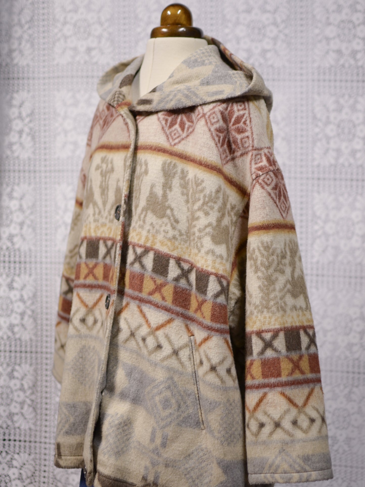 Y2K C&A retro style cream and brown festive reindeer snowflake pattern hooded coat