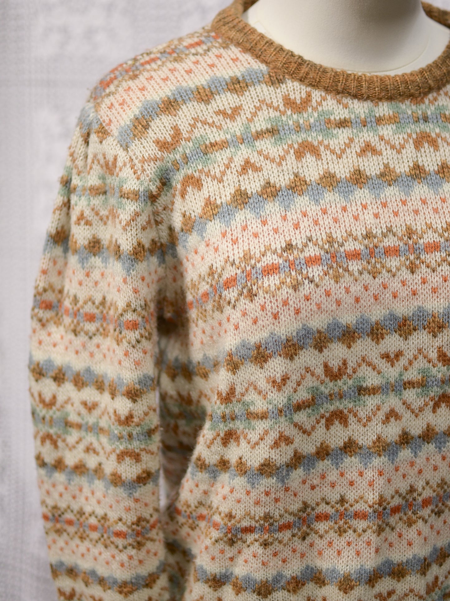 1980s BHS brown, cream and blue snowflake nordic stripe patterned jumper