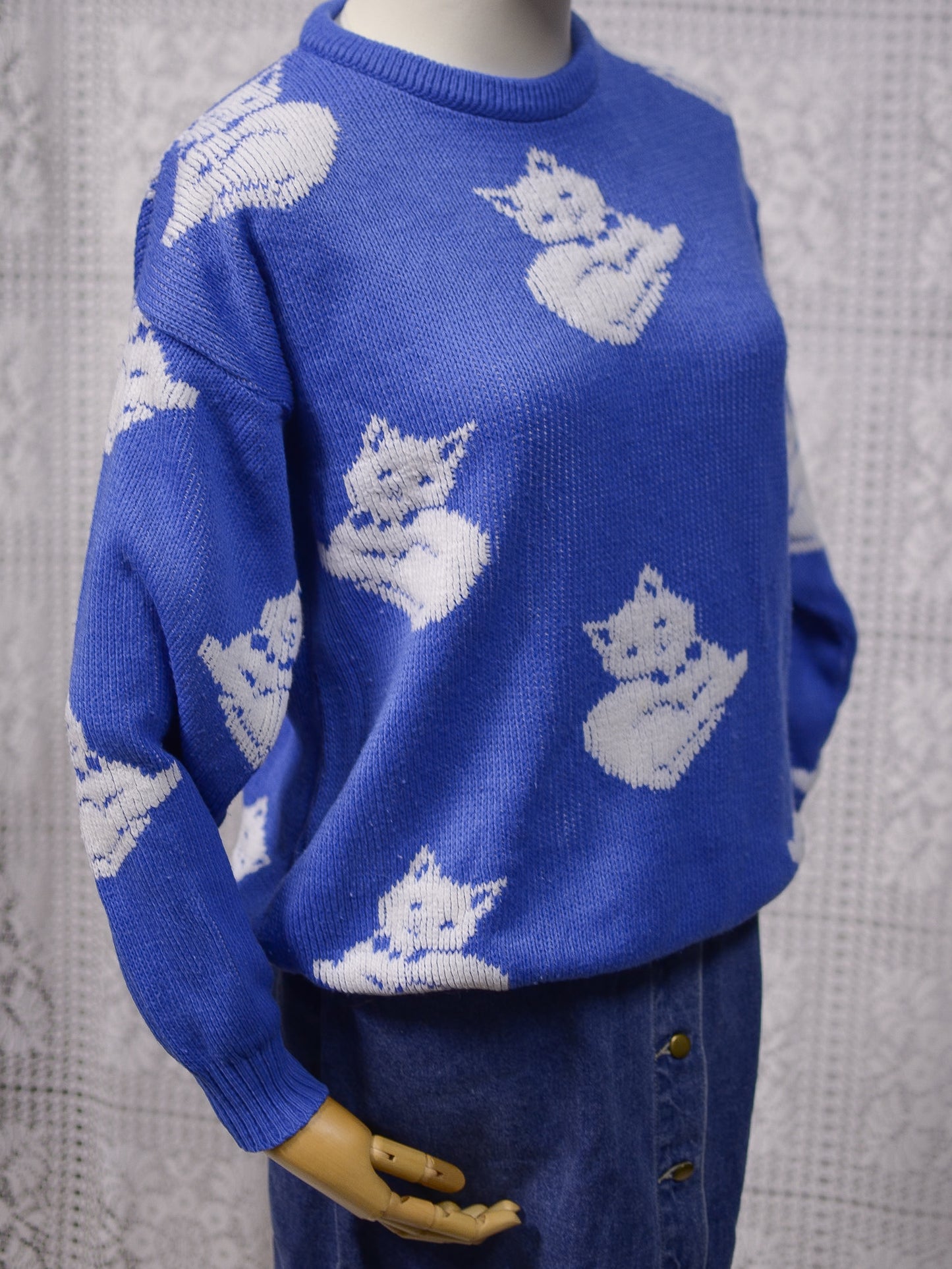 1980s blue and white cat jumper
