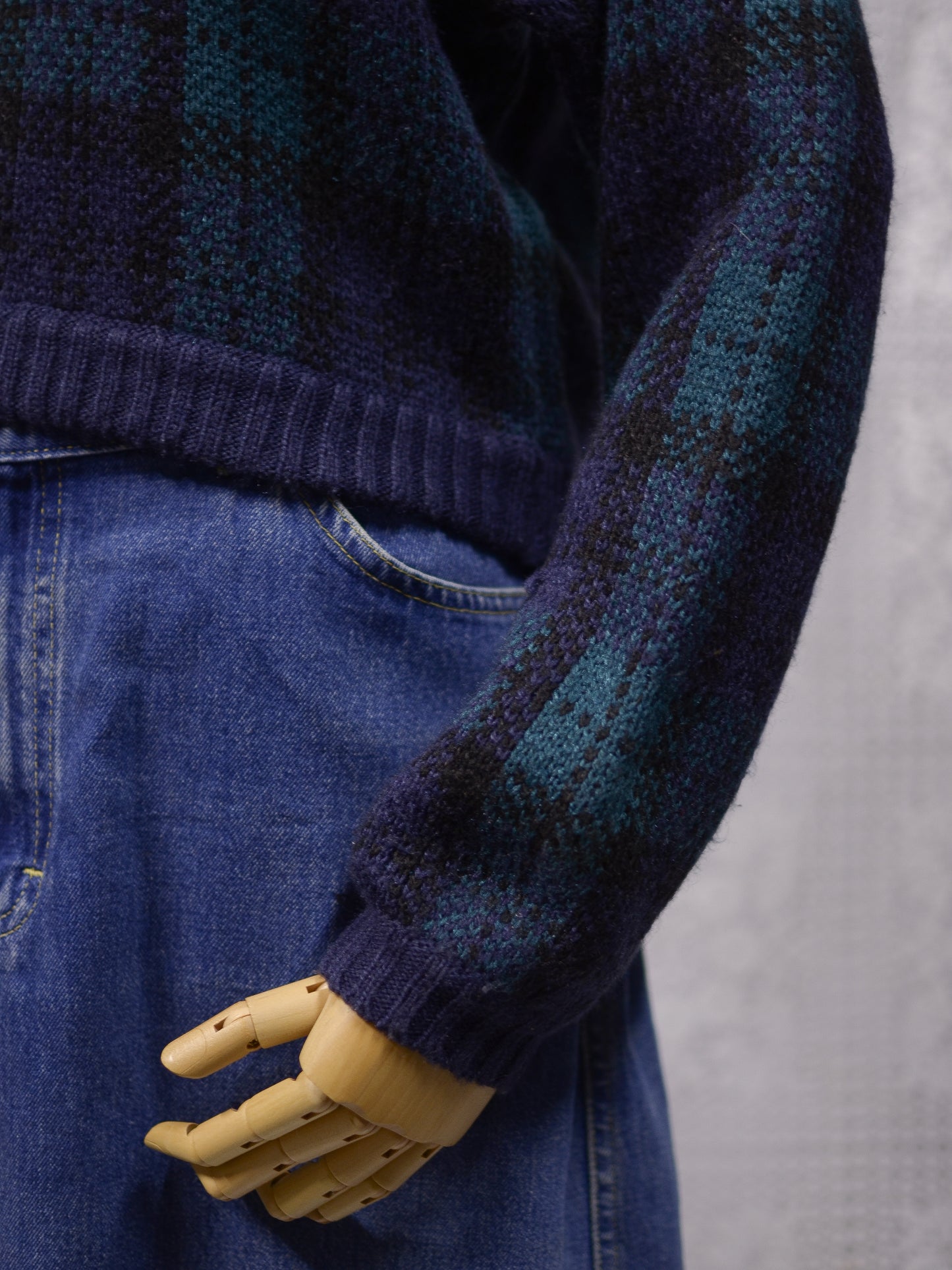 Y2K Liz Claiborne navy blue and green tartan cropped petite jumper