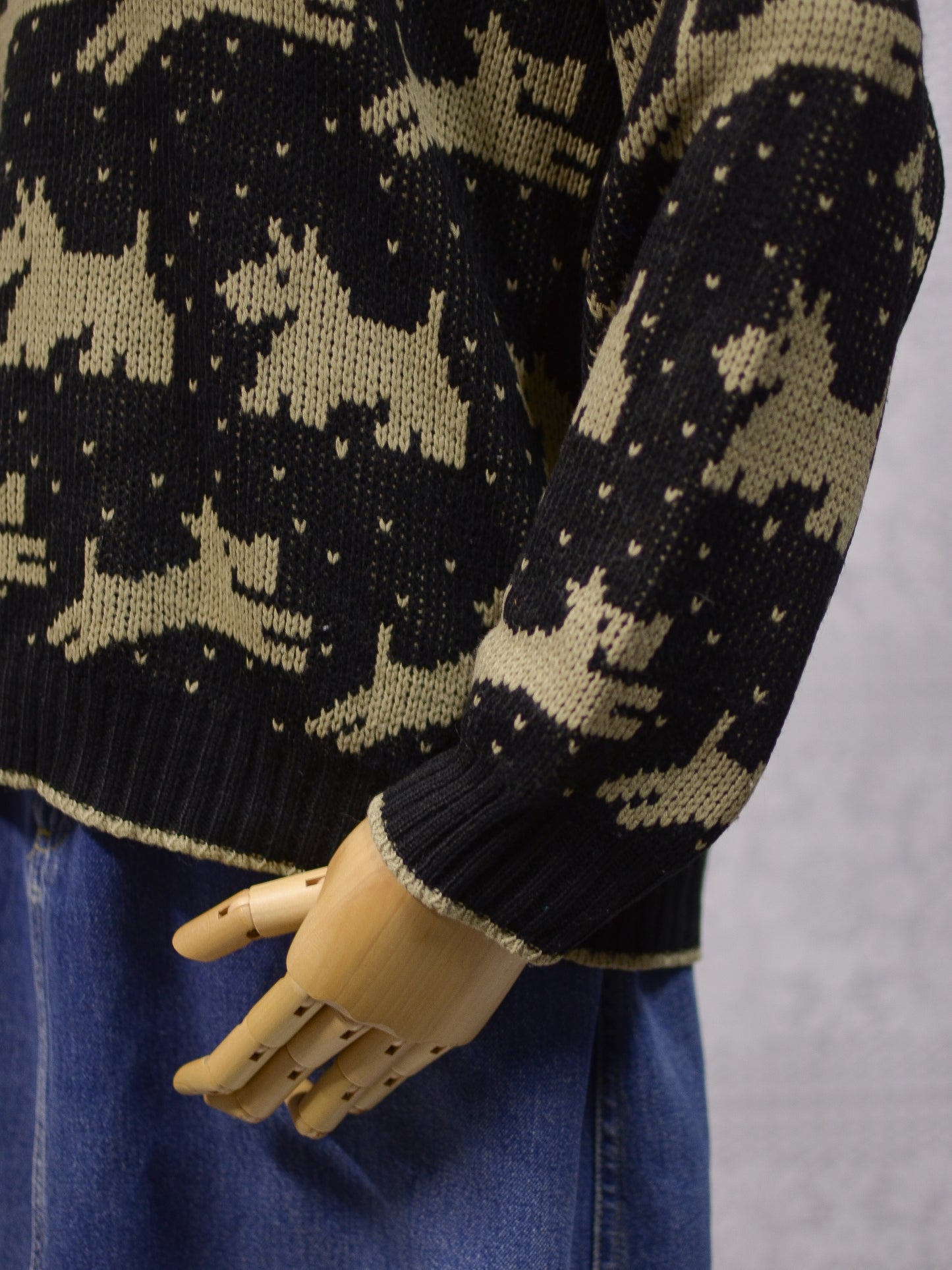 1980s black and brown scottie dog pattern novelty jumper