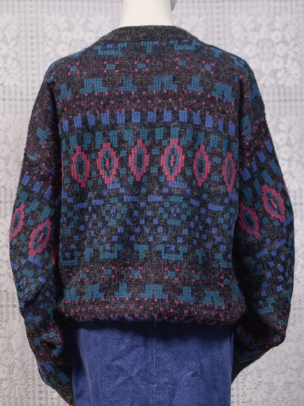 1980s grey, pink, purple and green geometric pattern slouchy jumper