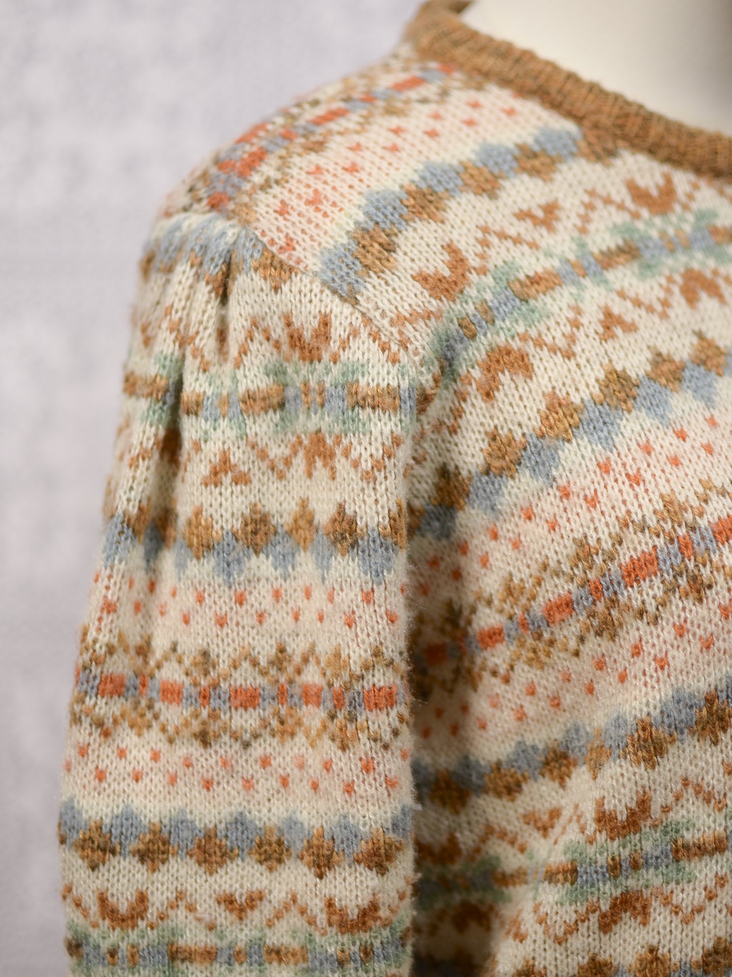 1980s BHS brown, cream and blue snowflake nordic stripe patterned jumper