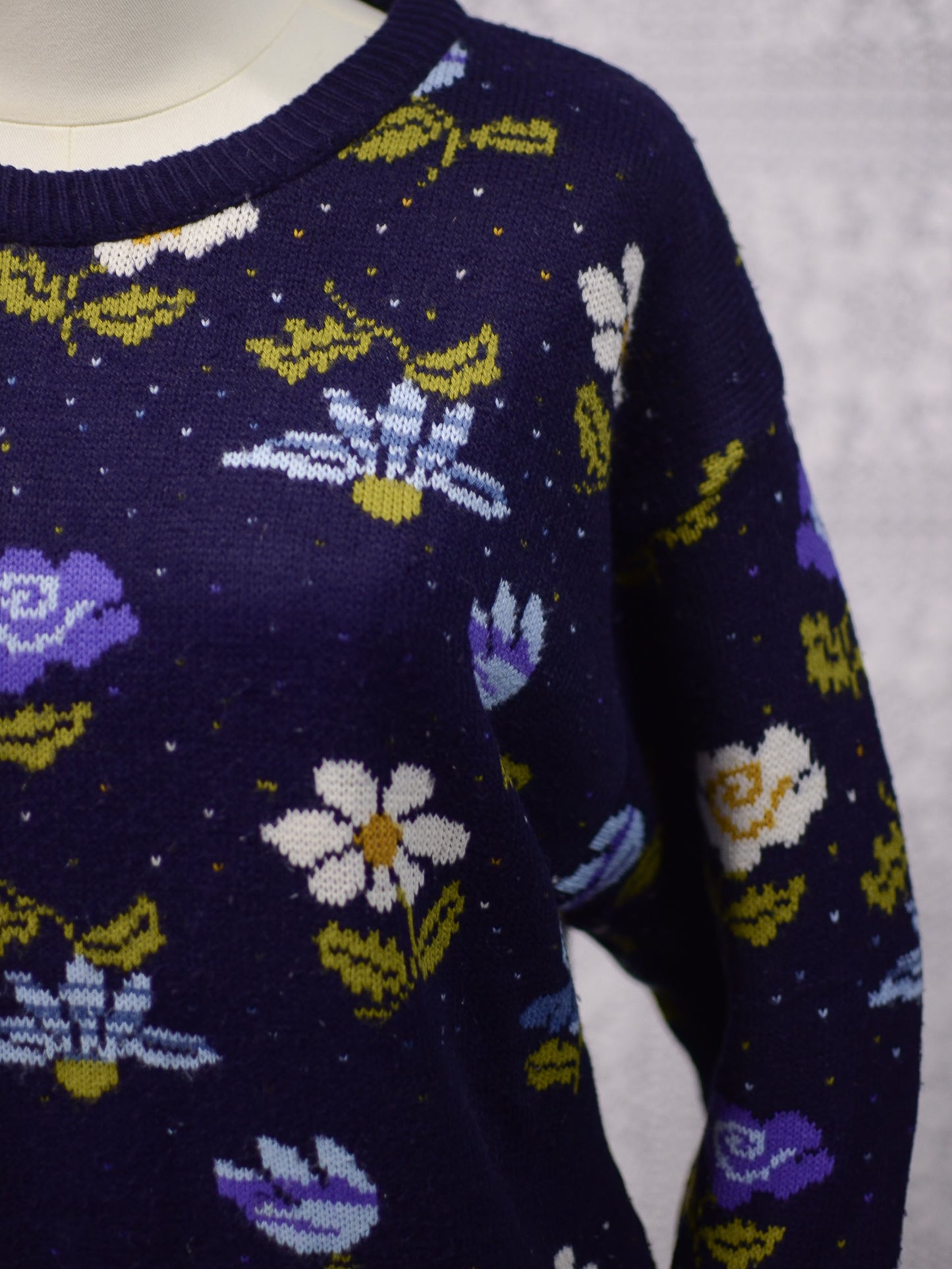 1980s navy blue, purple and white floral pattern jumper
