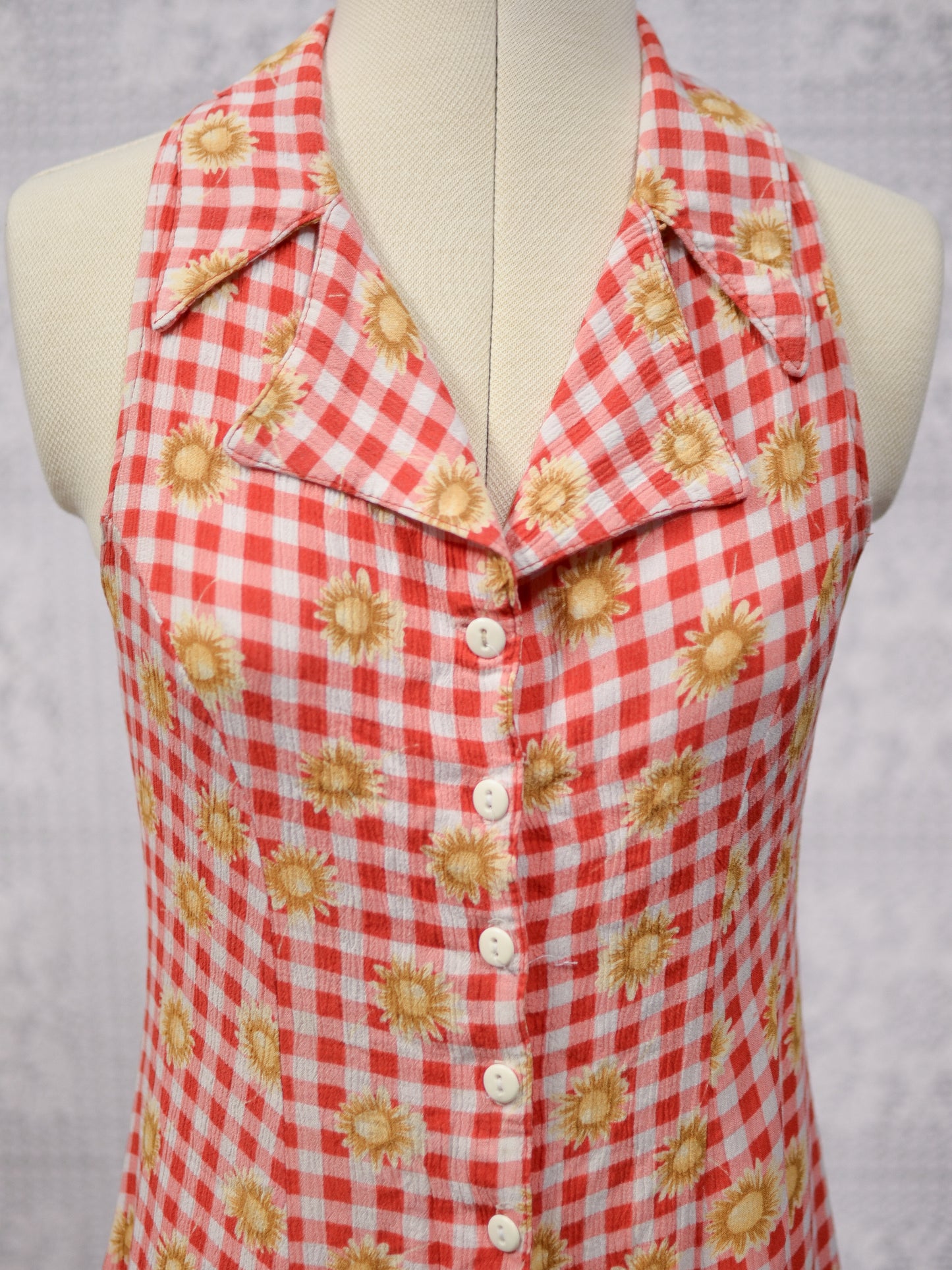 1990s red and white gingham daisy print collared sleeveless mini dress